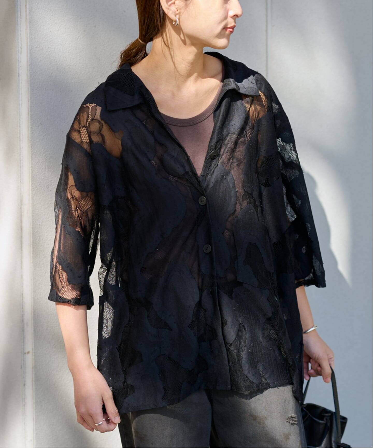 25SSフレームワークESTHE OVERSIZED SHEER LACE V ≪追加予約≫ESTHE OVERSIZED SHEER LACE シャツ（シャツ／ブラウス