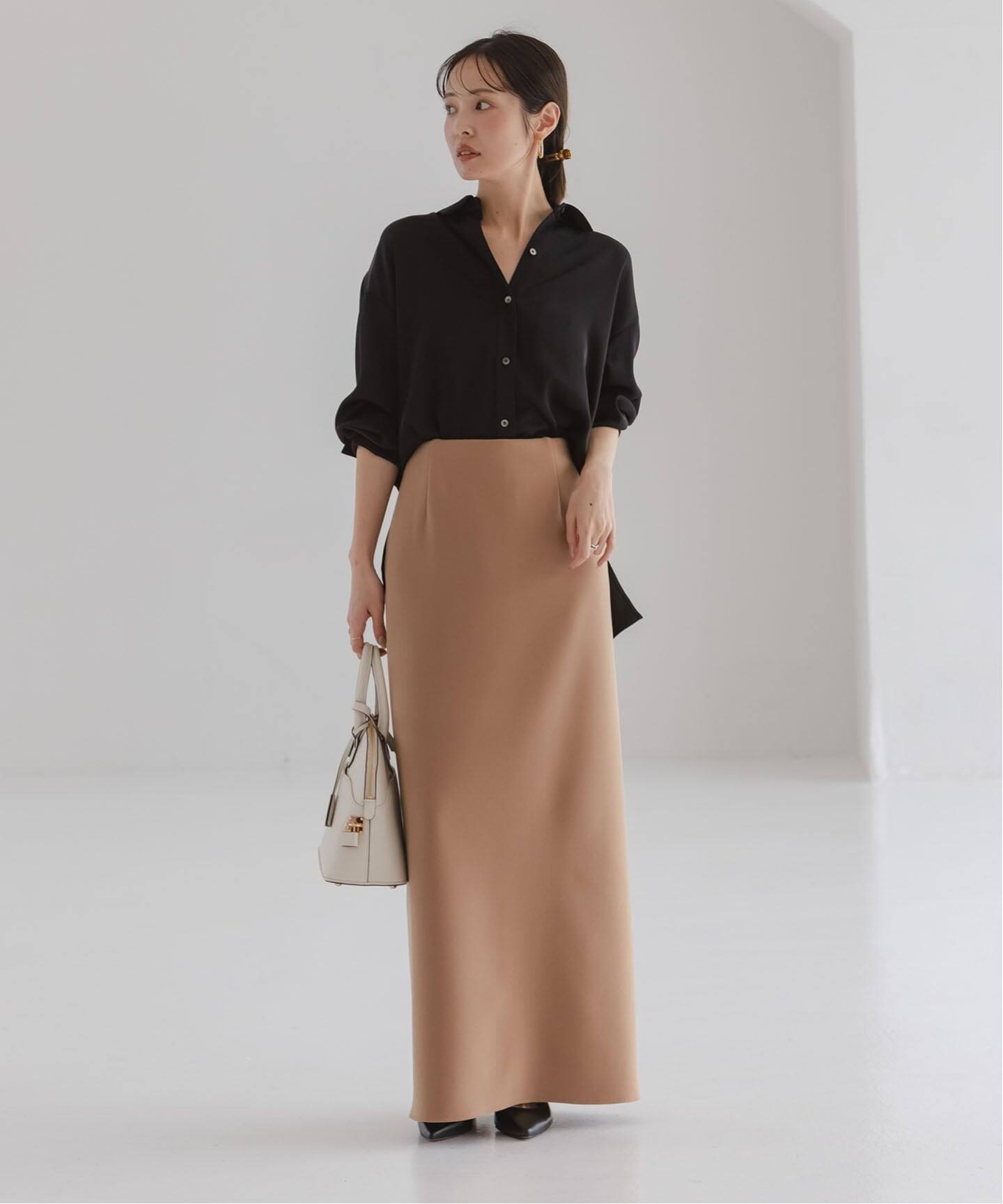 トップス NOBLE バウンスサテンドレープショルダーブラウス（シャツ／ブラウス