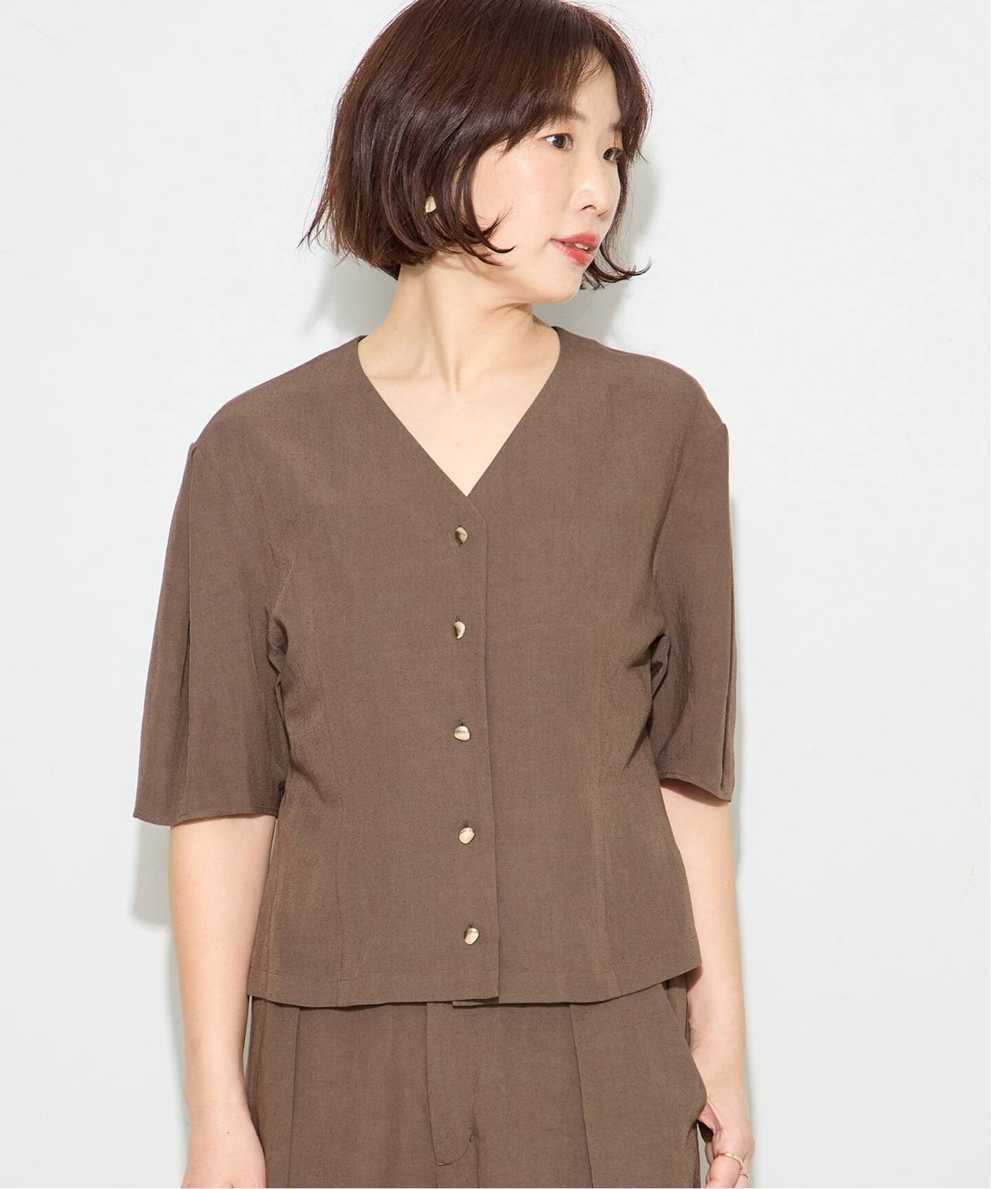 【2023SS】L'ESSAGE VISリネンVネックブラウス ブラウン journal standard L'essage（ジャーナルスタンダードレサージュ）の