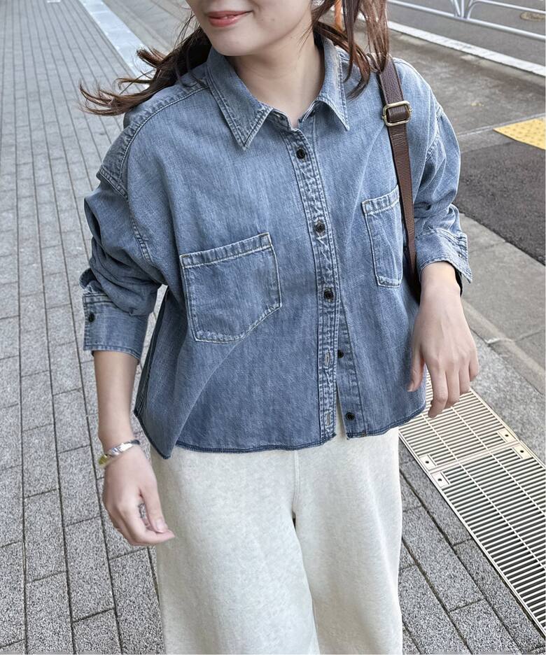 追加》ライトオンスデニムクロップドシャツ（シャツ／ブラウス 