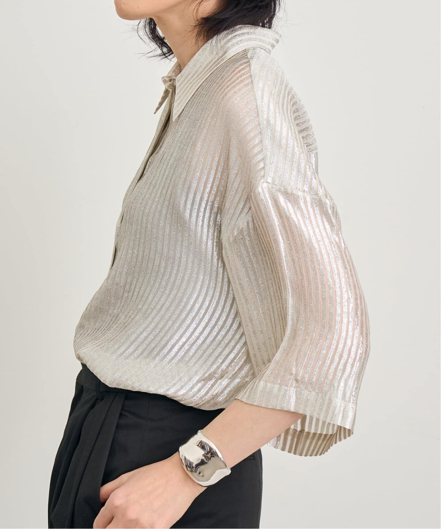 新品　アパルトモン　【インドレス】 STRIPED LUREX SHIRTS INDRESS/インドレス】 STRIPED LUREX SHIRTS（シャツ／ブラウス）｜L