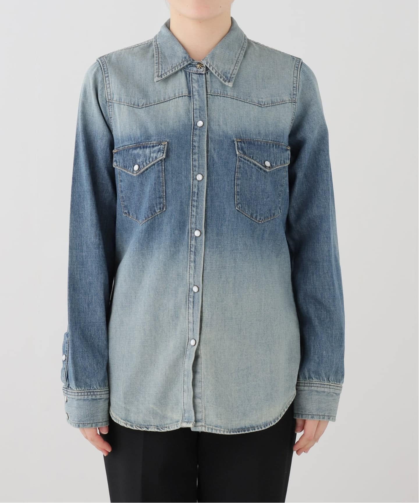 L'Appartement DEUXIEME CLASSE - Nili Lotan ニリロタン　ロゴTシャツ　S 新品 NILI LOTAN/ニリ ロタン】 TRAVIS SHIRT（シャツ／ブラウス）｜L