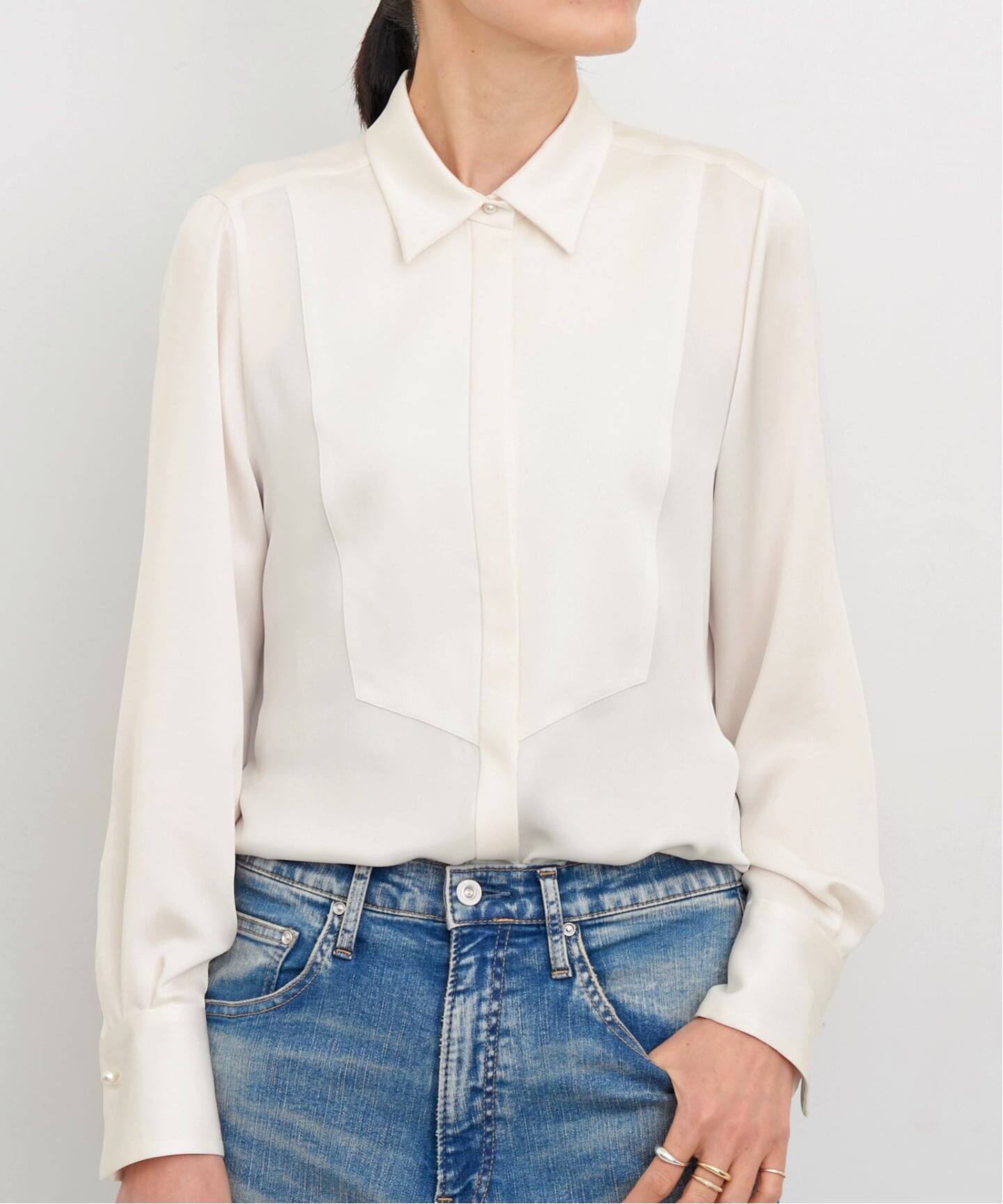 Col Pierrot/コル ピエロ】 PEARL BUTTUN SATIN BLOUSE（シャツ