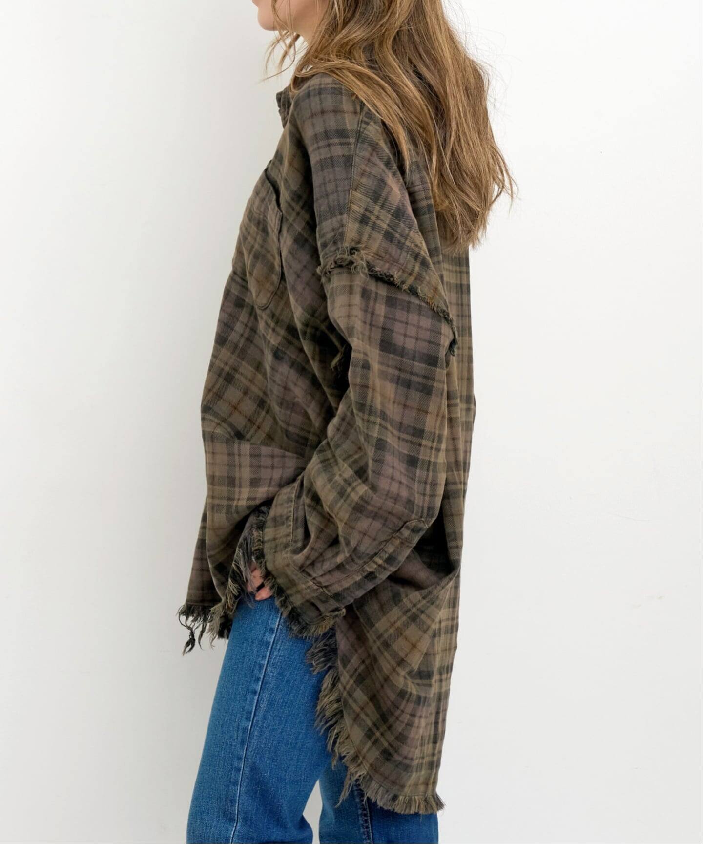 R13/アールサーティーン】 SHREDDED SEAM DROP NECK SHIRT（シャツ