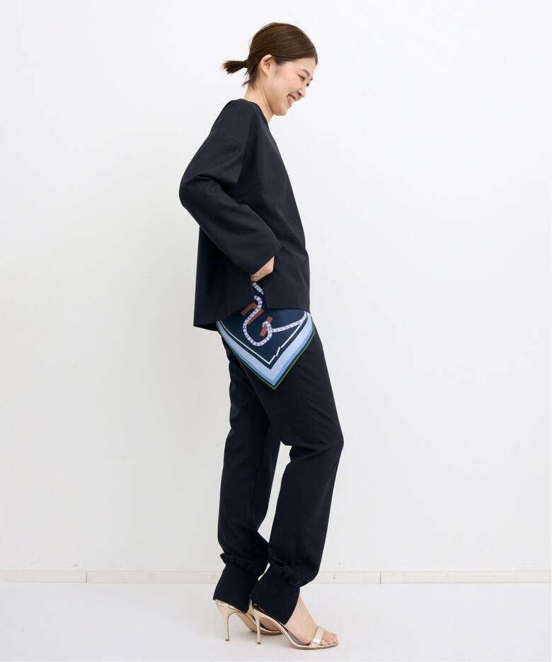 COL PIERROT/コル ピエロ】 Back Zip V-neck Blouse（シャツ／ブラウス