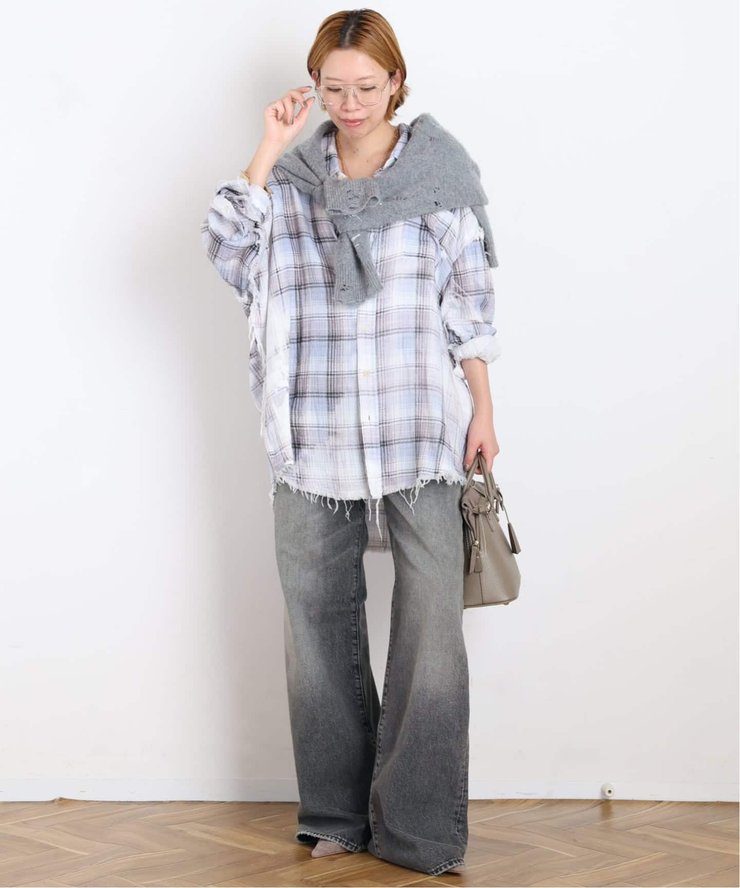 R13/アールサーティーン】SHREDDED SEAM DROP NECK SHIRT（シャツ
