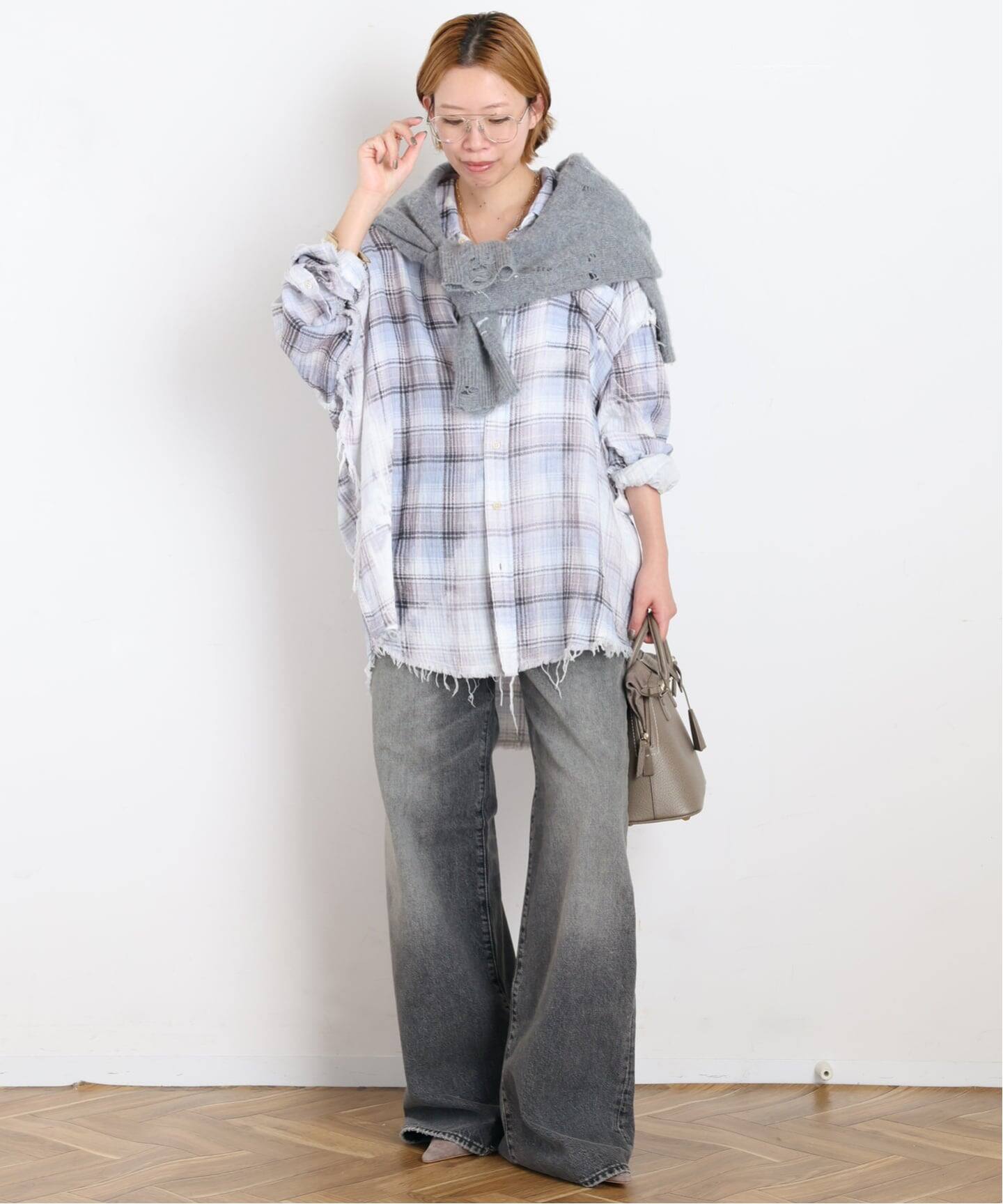R13/アールサーティーン】SHREDDED SEAM DROP NECK SHIRT（シャツ 