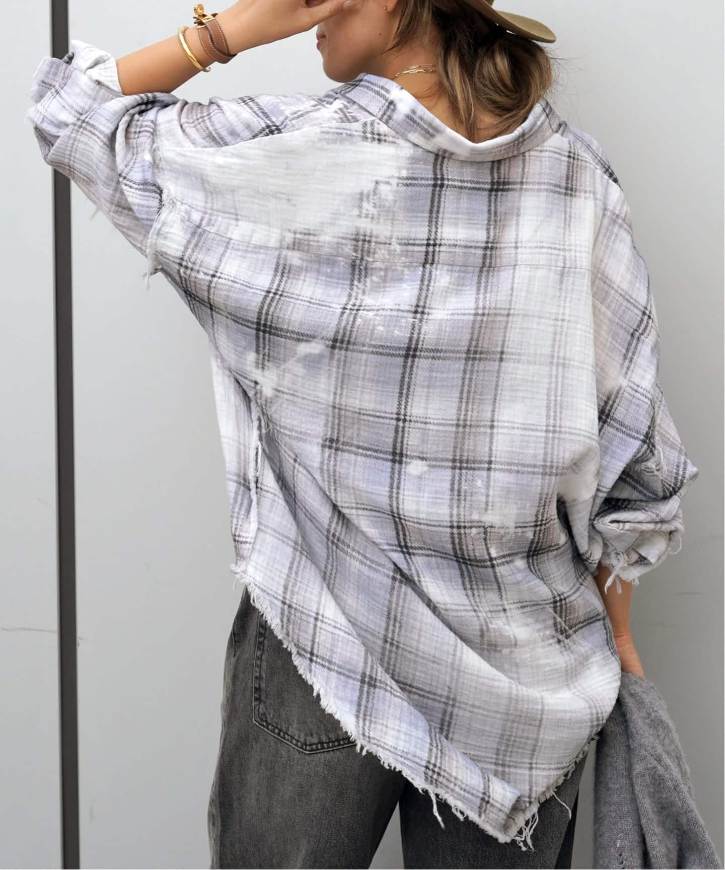 R13/アールサーティーン】SHREDDED SEAM DROP NECK SHIRT（シャツ