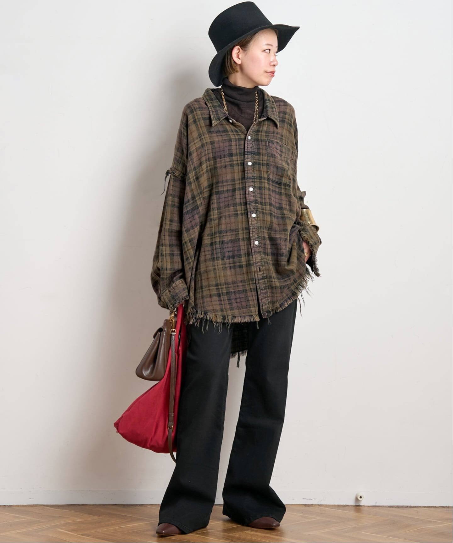 R13/アールサーティーン】SHREDDED SEAM DROP NECK SHIRT（シャツ