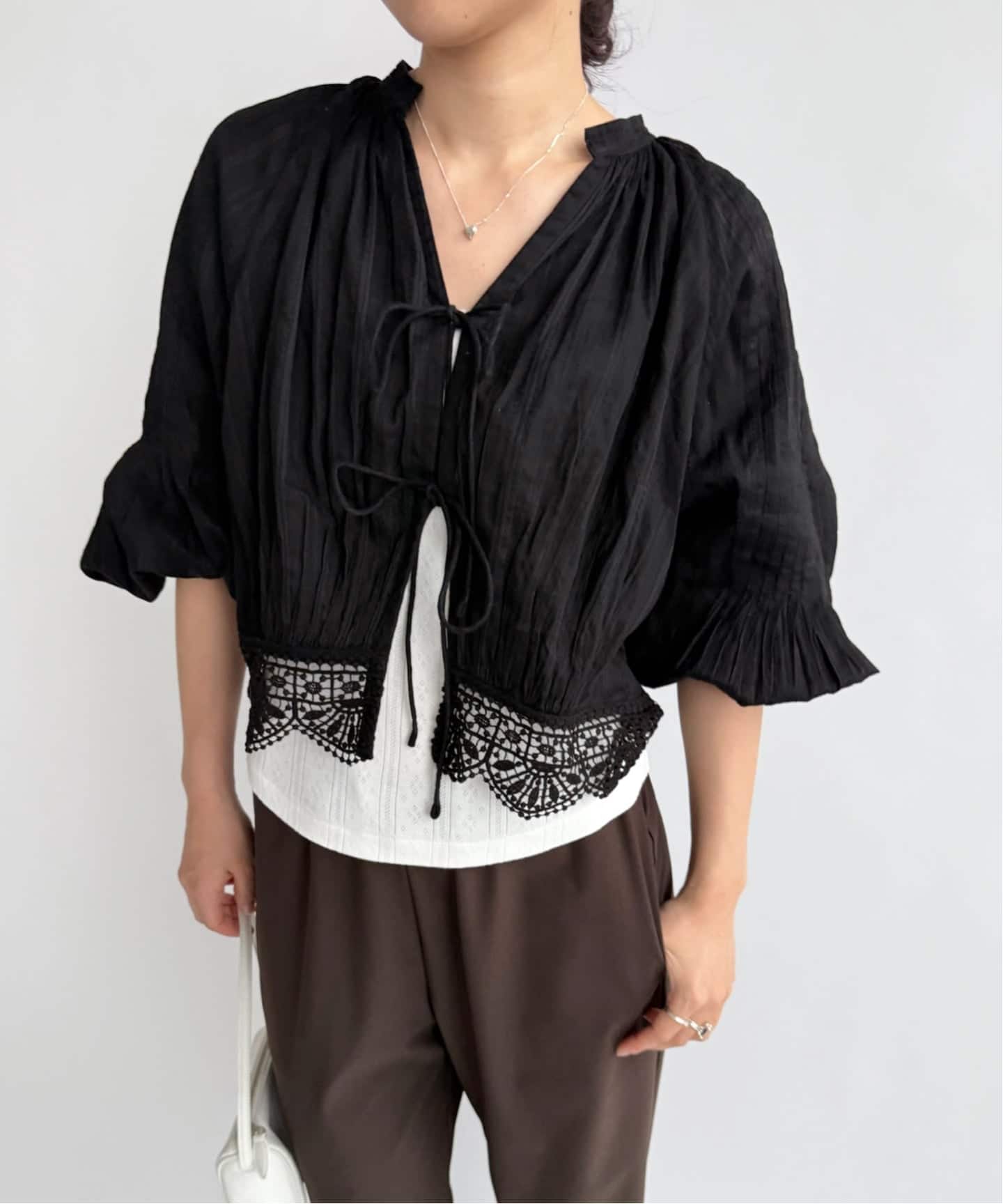 予約》【ne Quittez pas / ヌキテパ】Cambric Dobby Lace Blouse