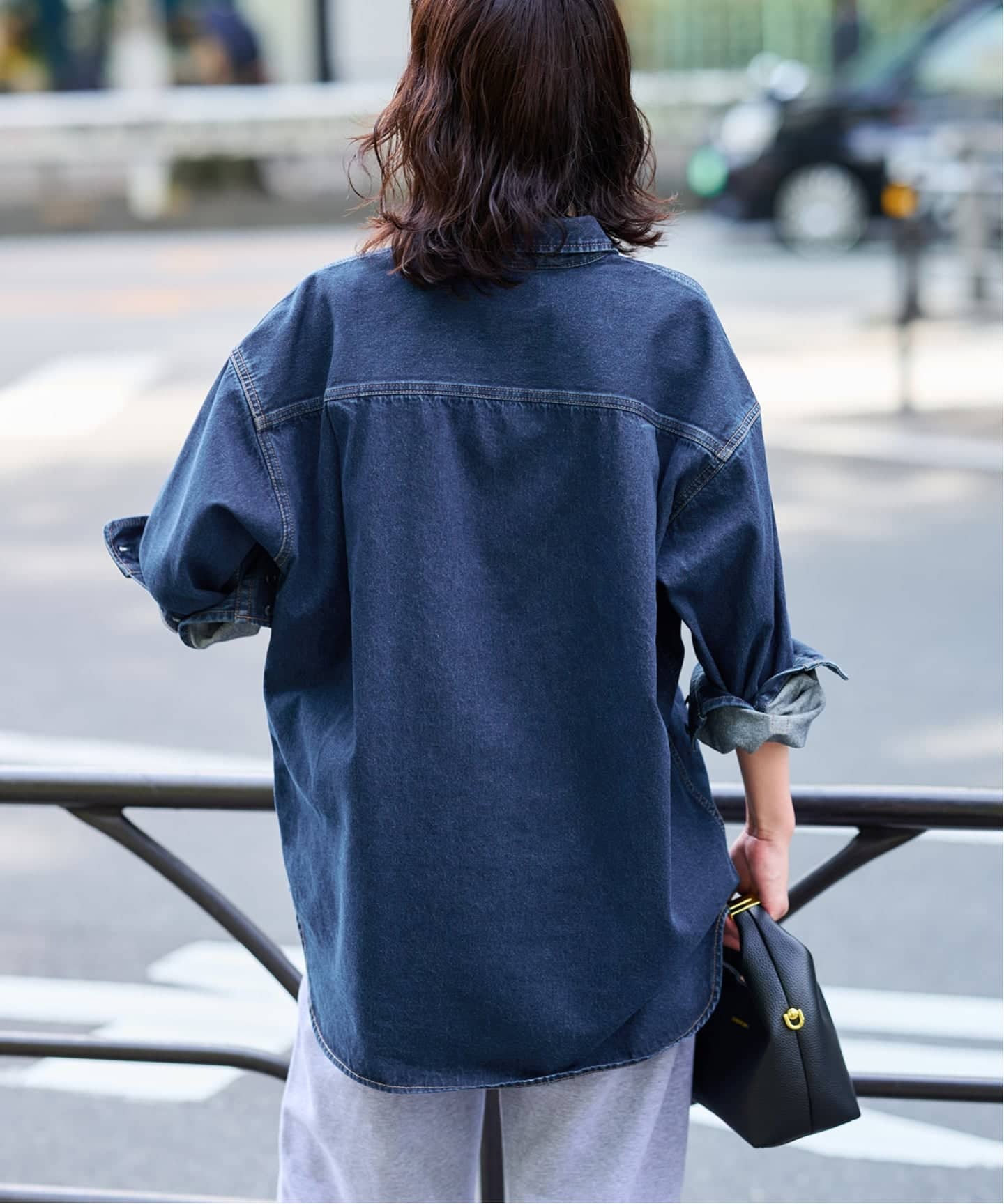 美品 SLOBE IENA LE DENIM BDUデニムシャツ 現行品 WEB限定/追加予約》LE DENIM BDUデニムシャツ（シャツ／ブラウス