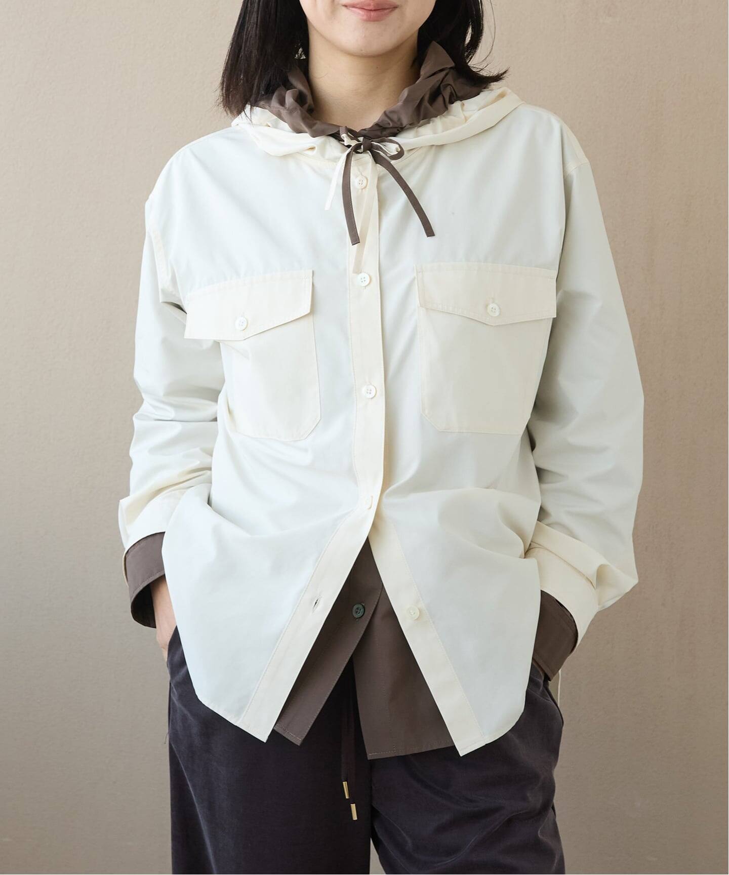 洗濯機洗い可》IENA LA BOUCLE ライトタフタフーテッドシャツ（シャツ 