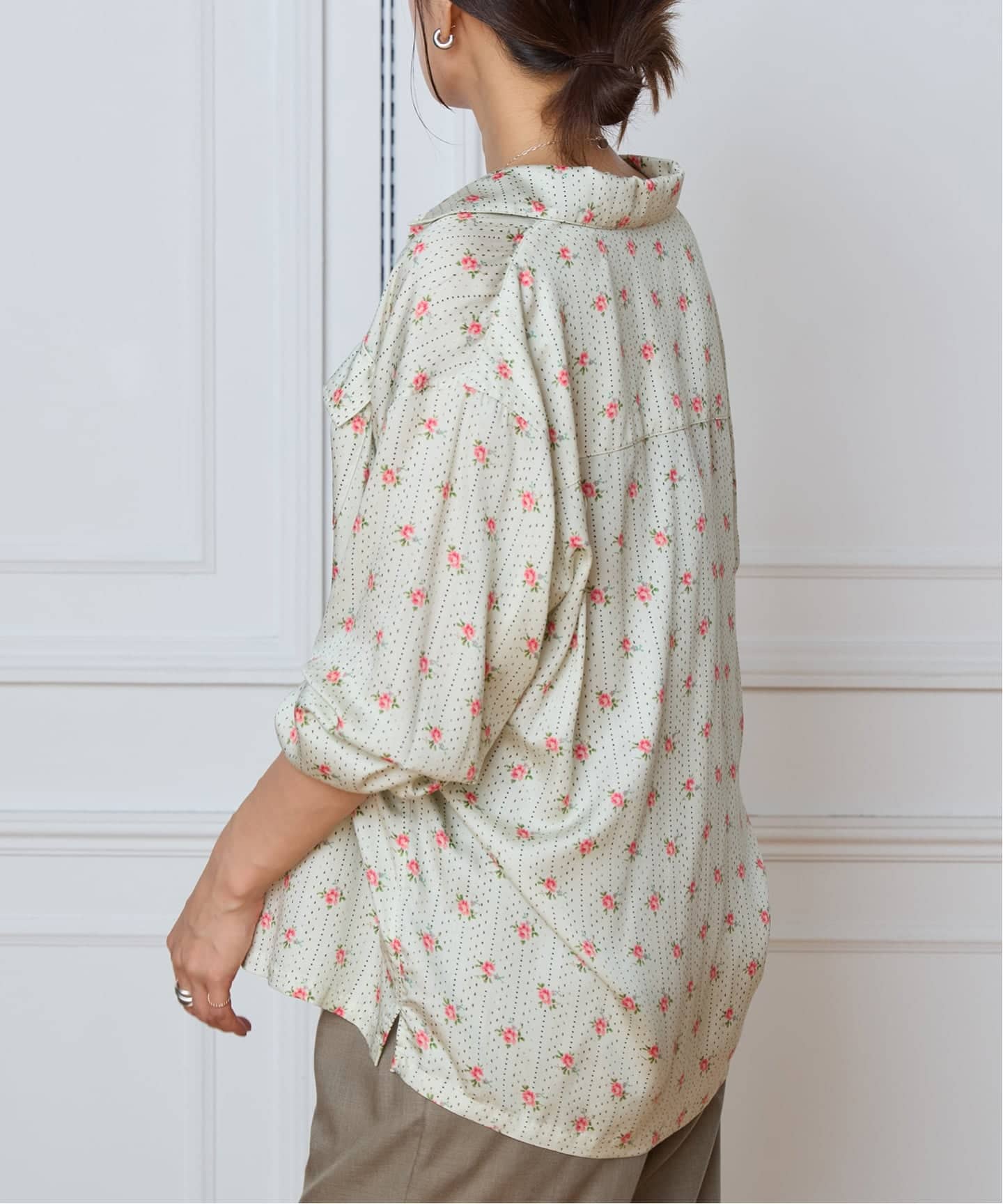 IENA LA BOUCLE レトロフラワープリントシャツ（シャツ／ブラウス