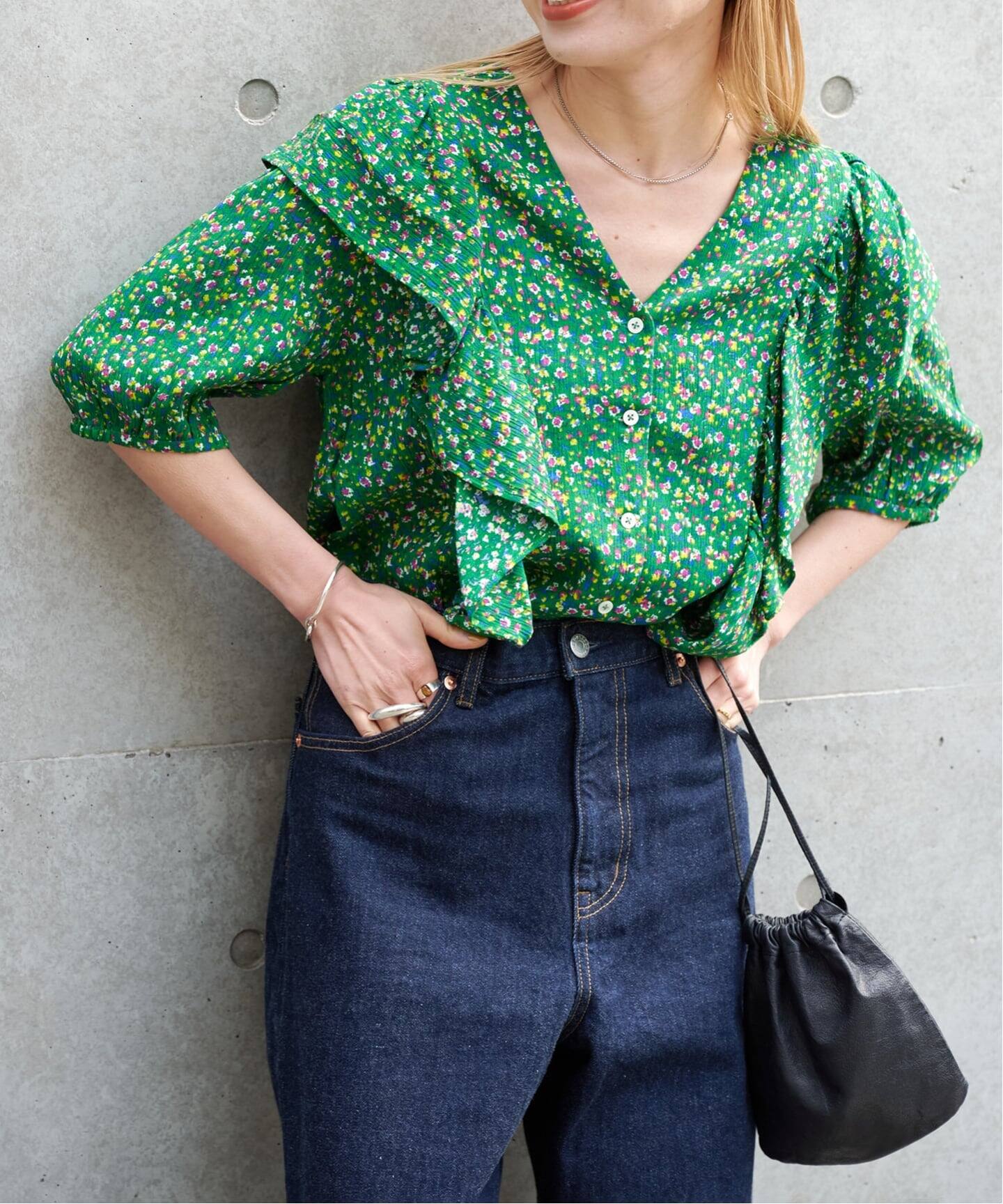 ガニー 21AW レーヨンクレープ フラワープリントブラウス シャツ 緑 白 GANNI（シャツ/ブラウス(長袖/七分)）のフリマアイテム一覧