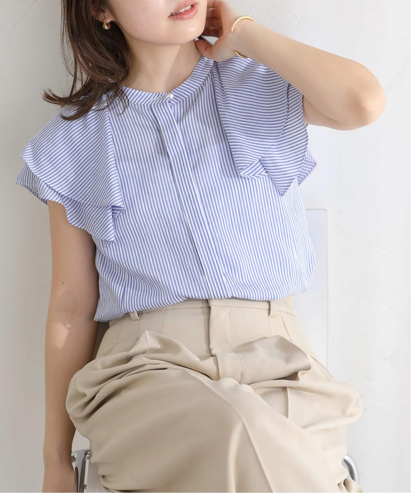 新品未使用✨大人気 ラトータリテ　ラッフルスリーブ ブラウス 白 麻混 洗える 洗える】ラッフルスリーブシャツ（シャツ／ブラウス）｜La Totalite