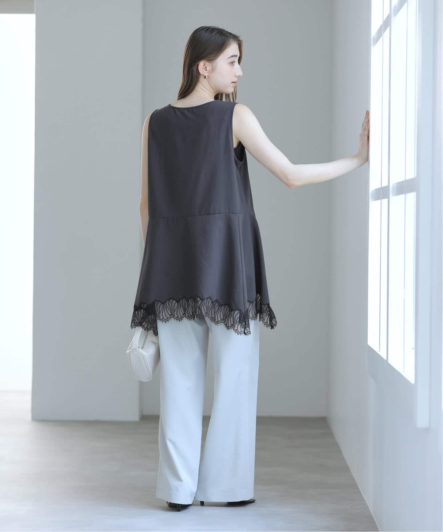 追加予約》【洗える】CHIGNON/シニヨン ヘムレースサテンタンク