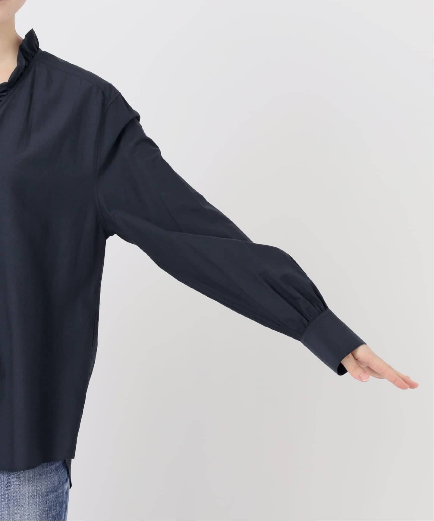 23AW スピックアンドスパン　フリルVネックブラウス Spick & Span（スピックアンドスパン）の「フリルVネックブラウス
