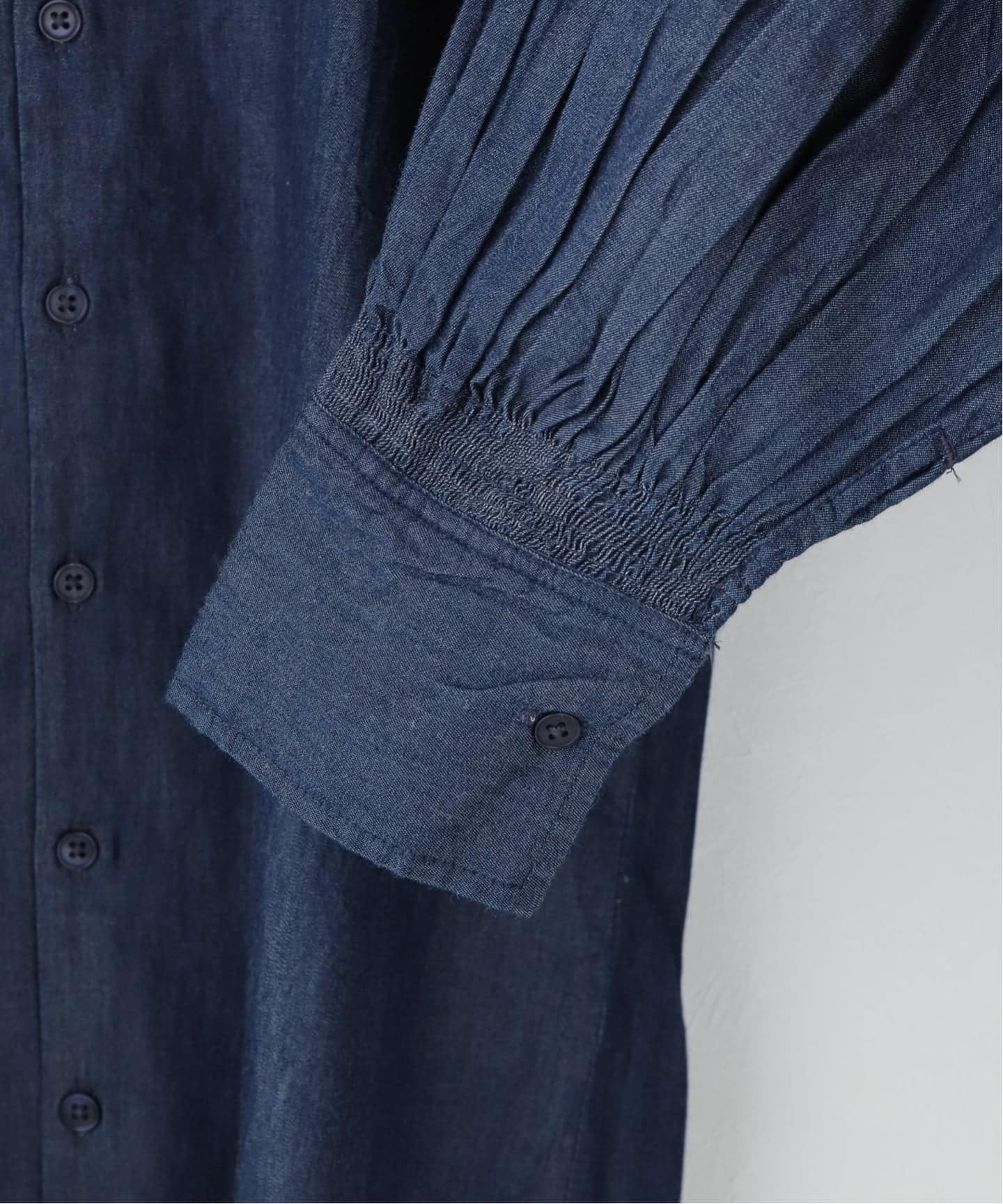 crinkle crinkle crinkle / indigo frill collar shirts（シャツ