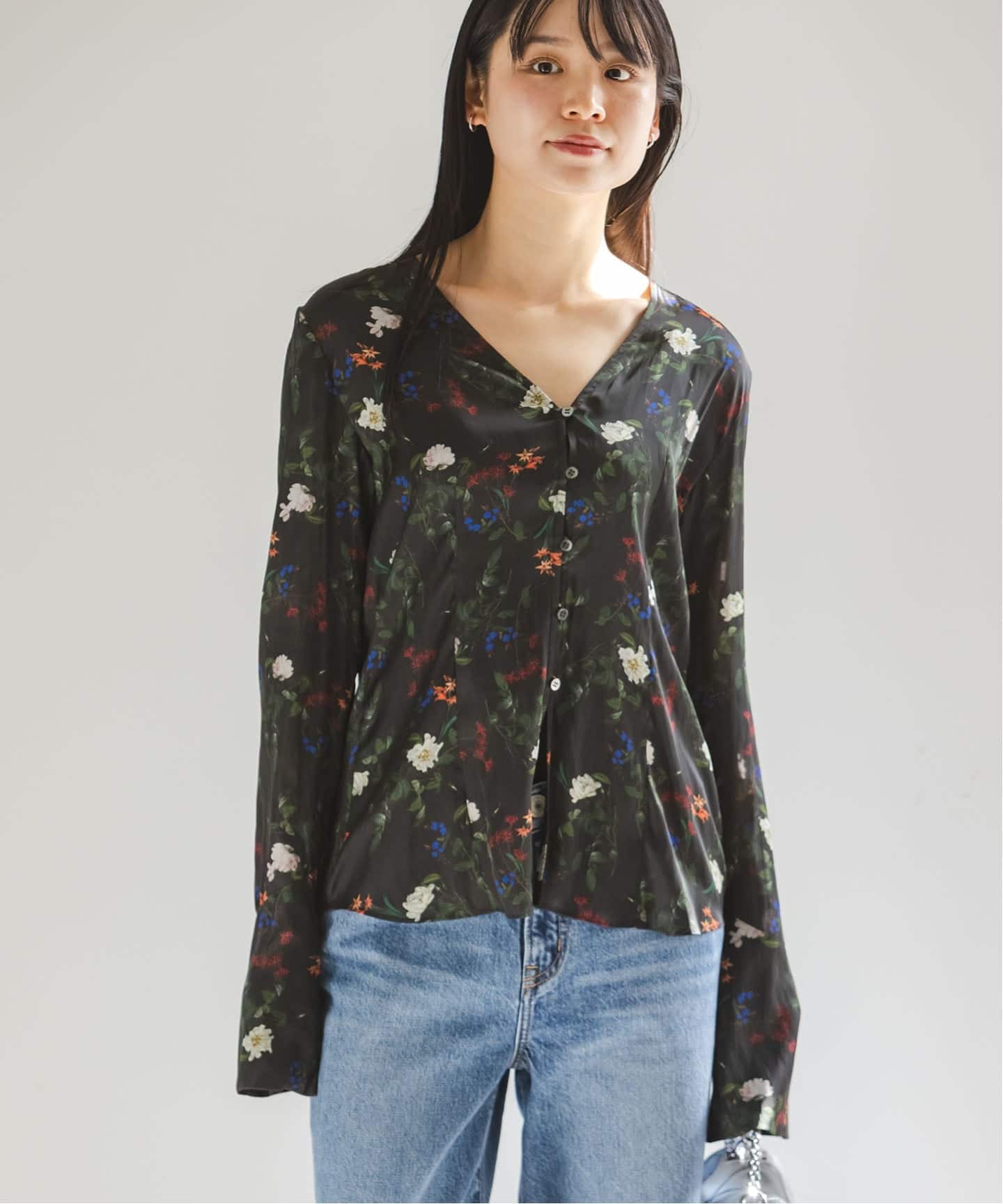 フラワープリントスリットスリーブブラウス（シャツ／ブラウス