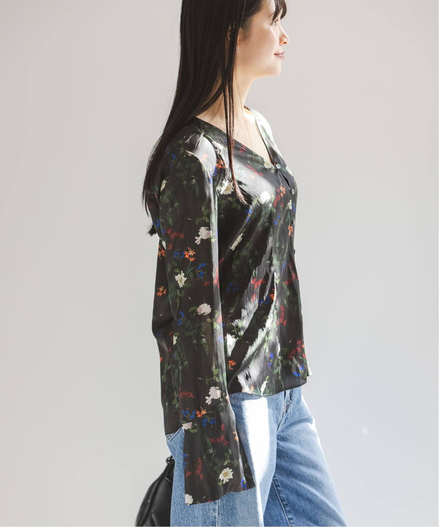 フラワープリントスリットスリーブブラウス（シャツ／ブラウス