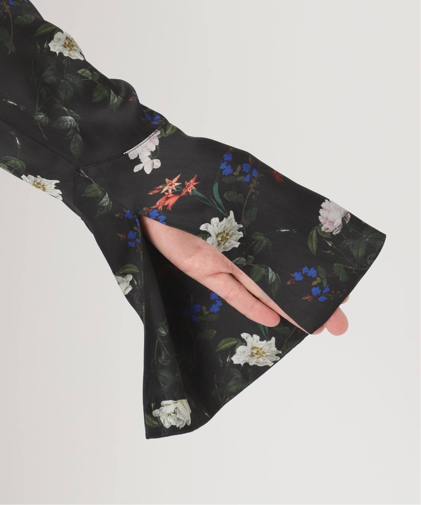 フラワープリントスリットスリーブブラウス（シャツ／ブラウス