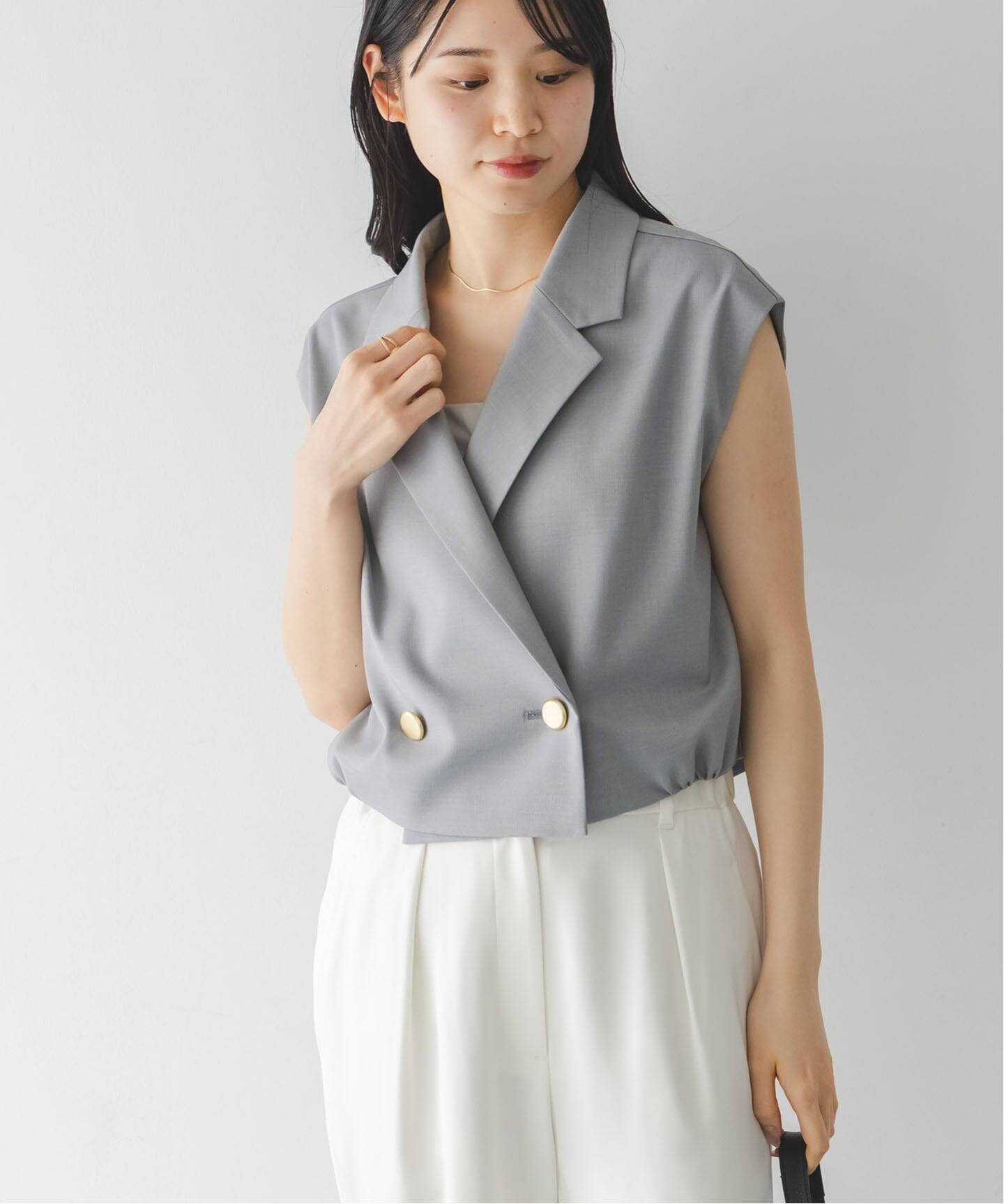 NOBLE エステルツイルショートジレブラウス　グレーB セットアップ対応》エステルツイルショートジレブラウス（シャツ