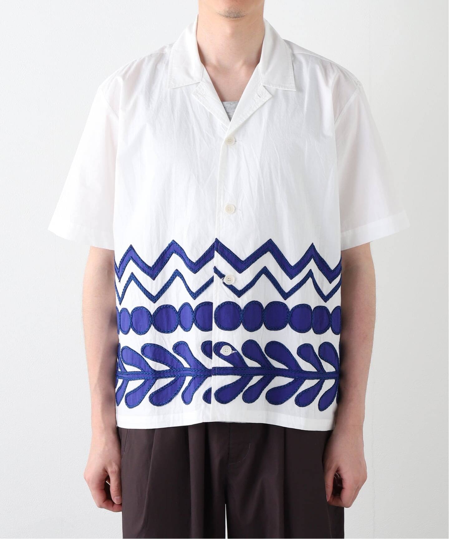 mii (ミイ) APPLIQUE HAND EMBROIDERED シャツ（シャツ／ブラウス 