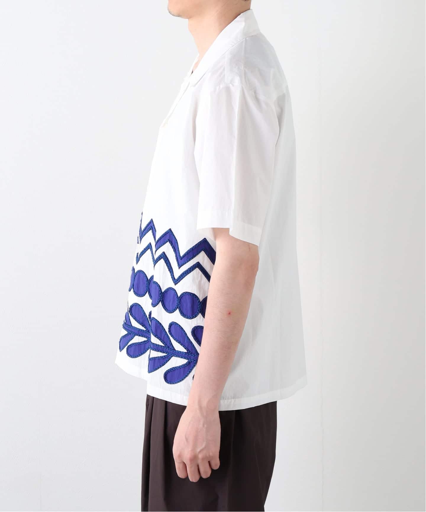 mii (ミイ) APPLIQUE HAND EMBROIDERED シャツ（シャツ／ブラウス