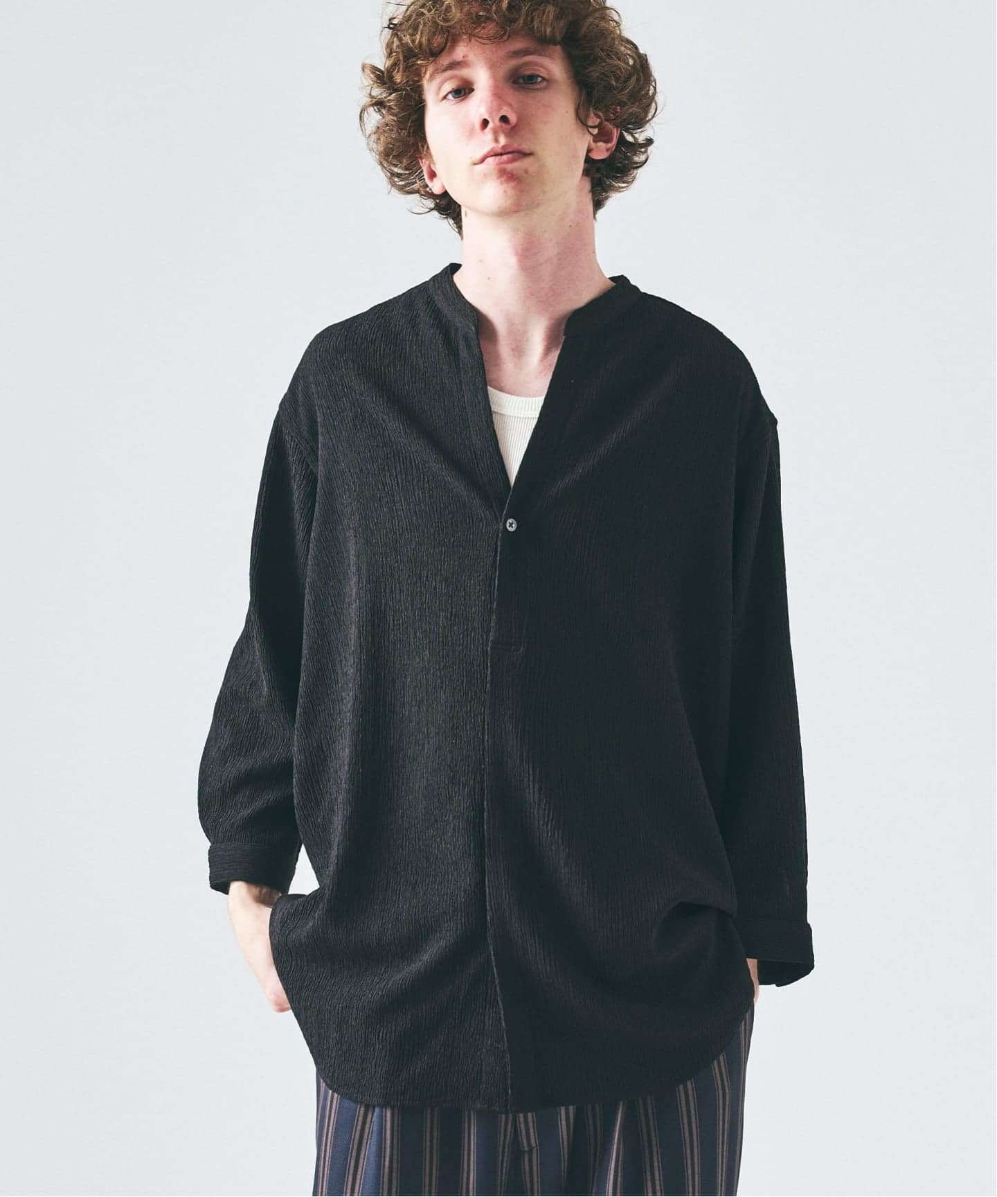 プリーツプリーズ　ボリュームショルダースキッパーシャツ　ブラック4(XL) 変形 PLEATS PLEASE ISSEY MIYAKE - プリーツプリーズ ボリュームショルダー