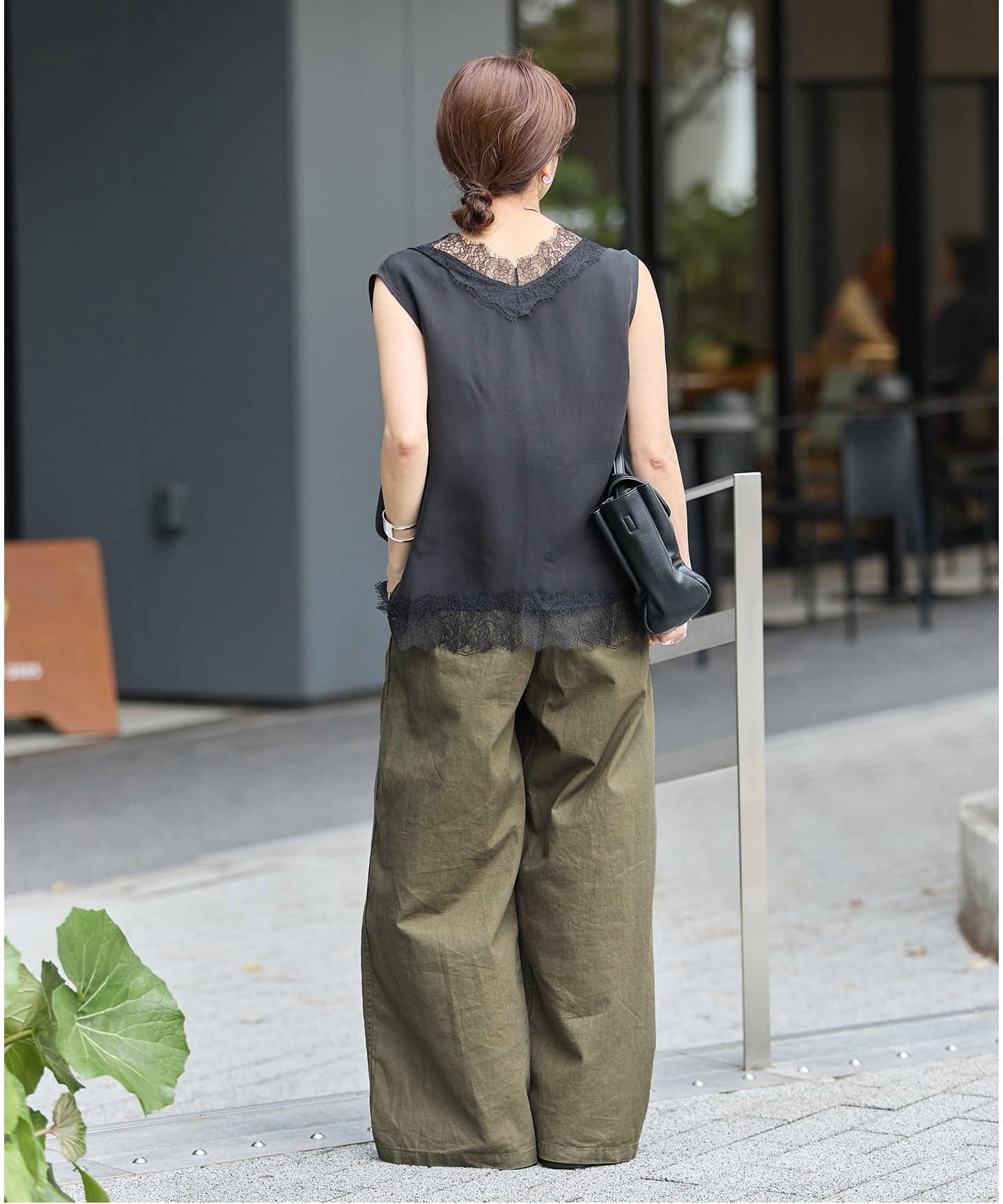 DVF ノースリーブレースブラウス グリーン　インナー付 サイズ2 ブラウス レディース オフィス 夏 シャツ ノースリーブ ケープデザイン