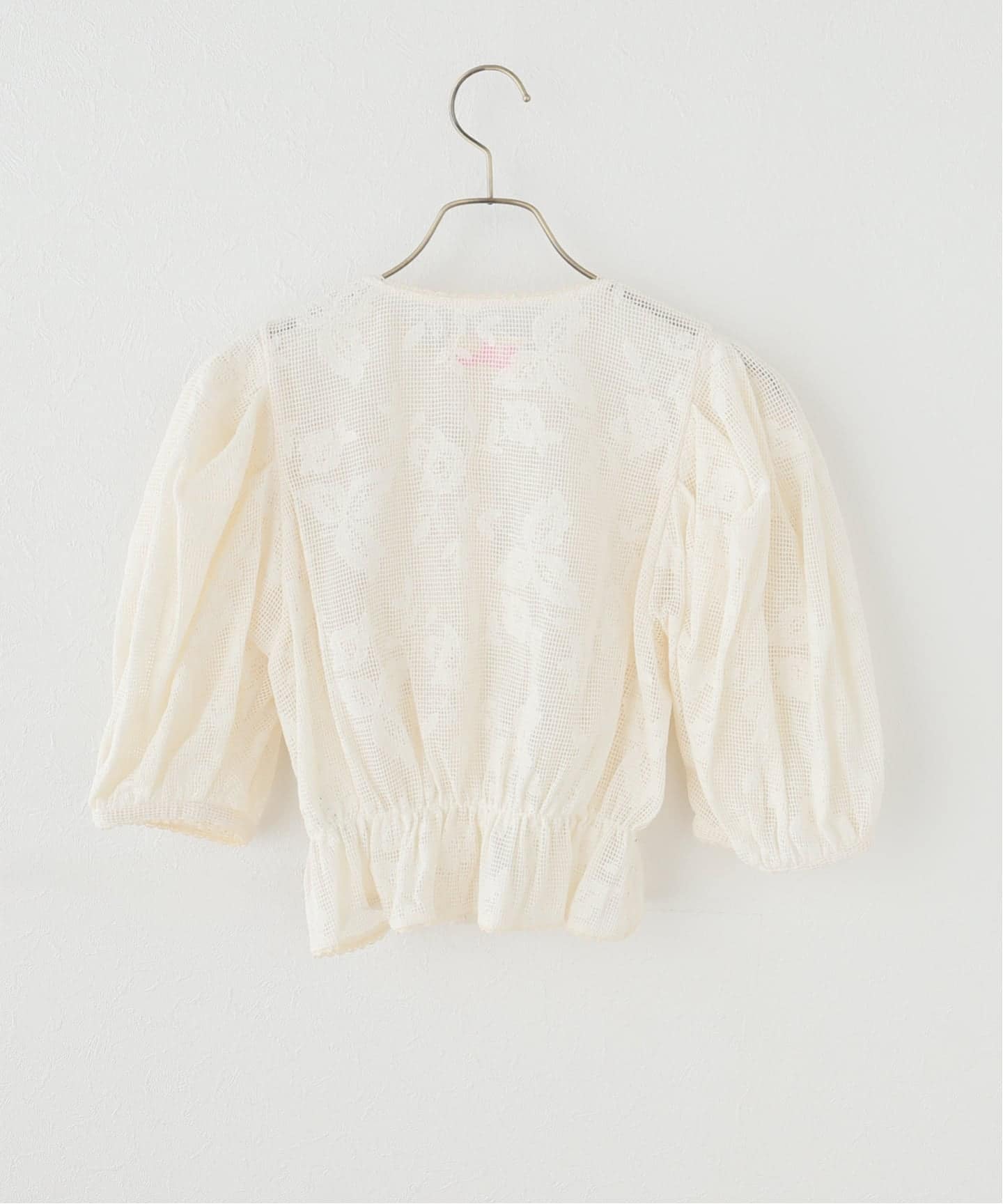 VIVIANO / ヴィヴィアーノ】 Embroidered Lace Puff Blouse（シャツ