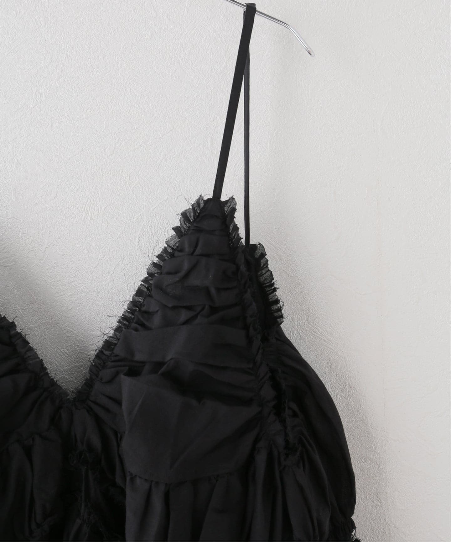 crinkle crinkle crinkle】 frill gather volume camisole（シャツ