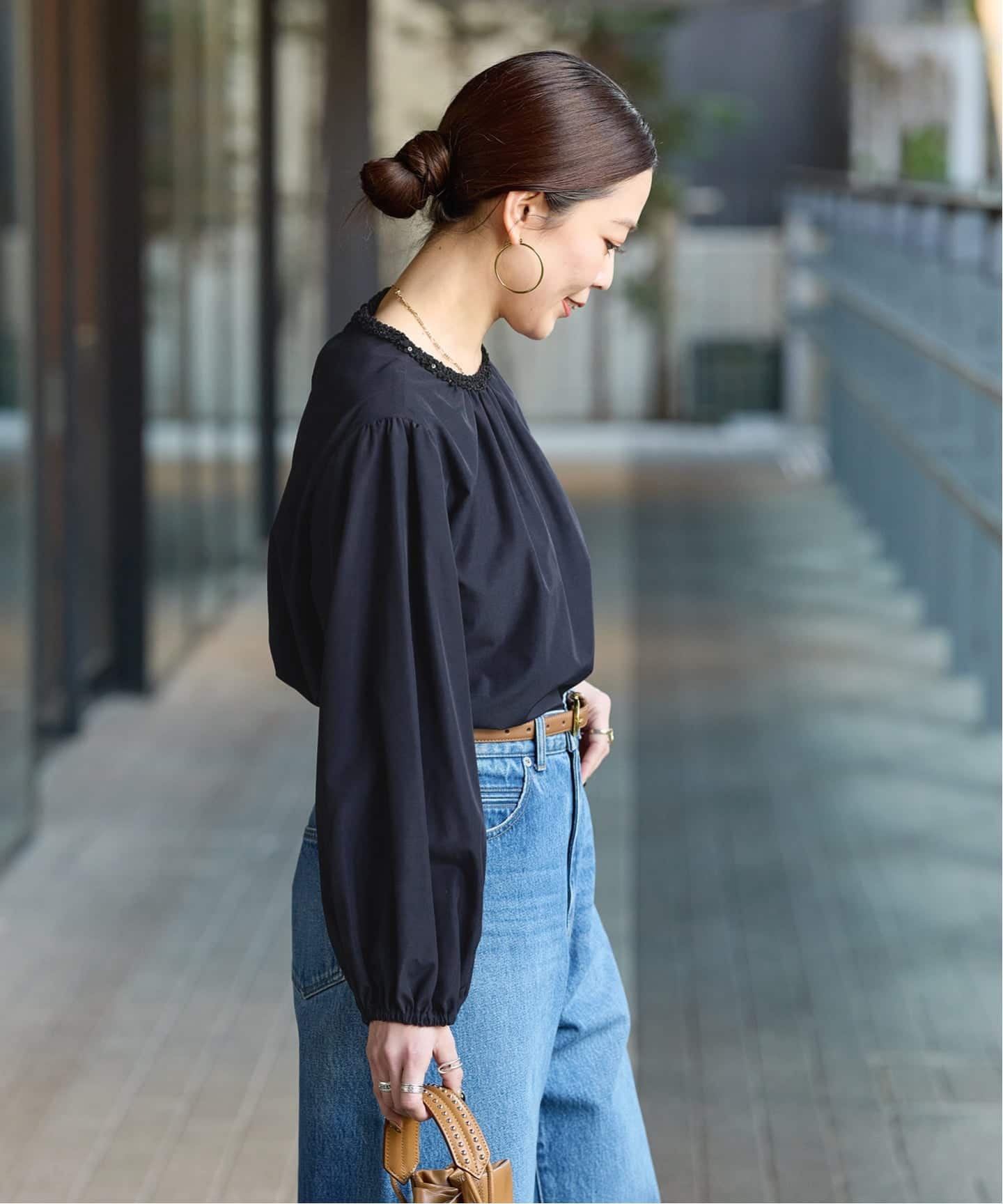 手洗い可 / デザインネックパフスリーブブラウス（シャツ／ブラウス