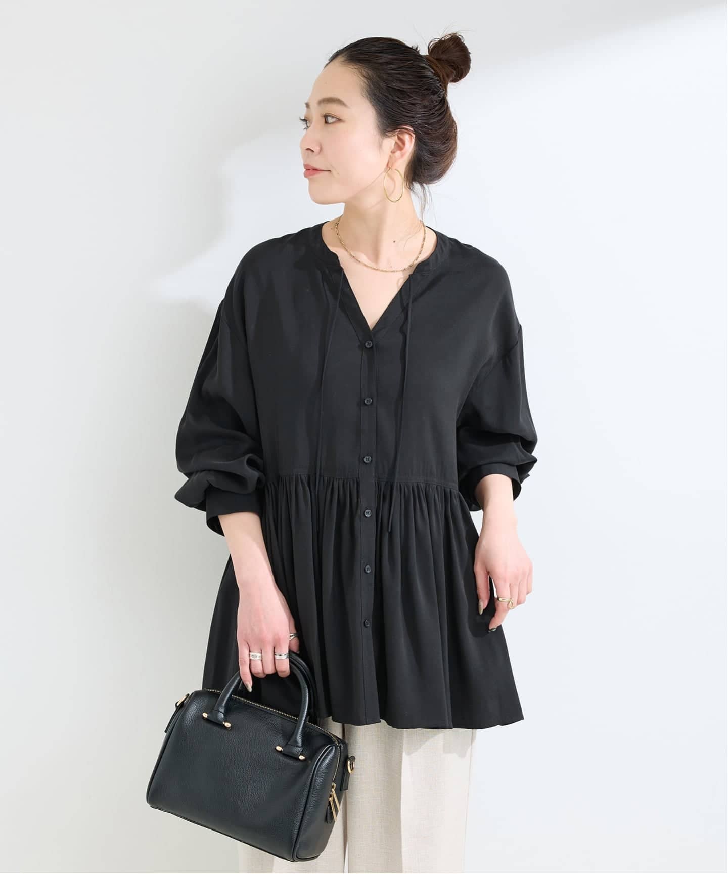 ウォッシャブル / Vネックギャザーブラウス（シャツ／ブラウス）｜B.C