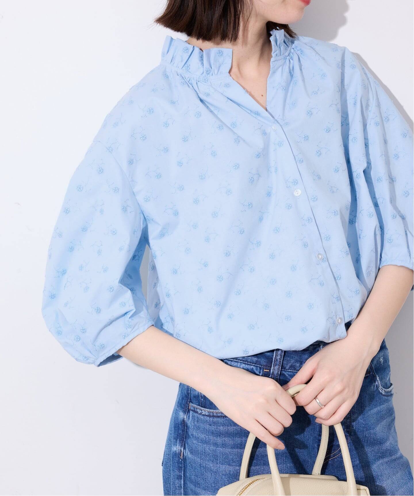 WEB・一部店舗限定》フラワー刺繍5分袖ブラウス（シャツ／ブラウス 