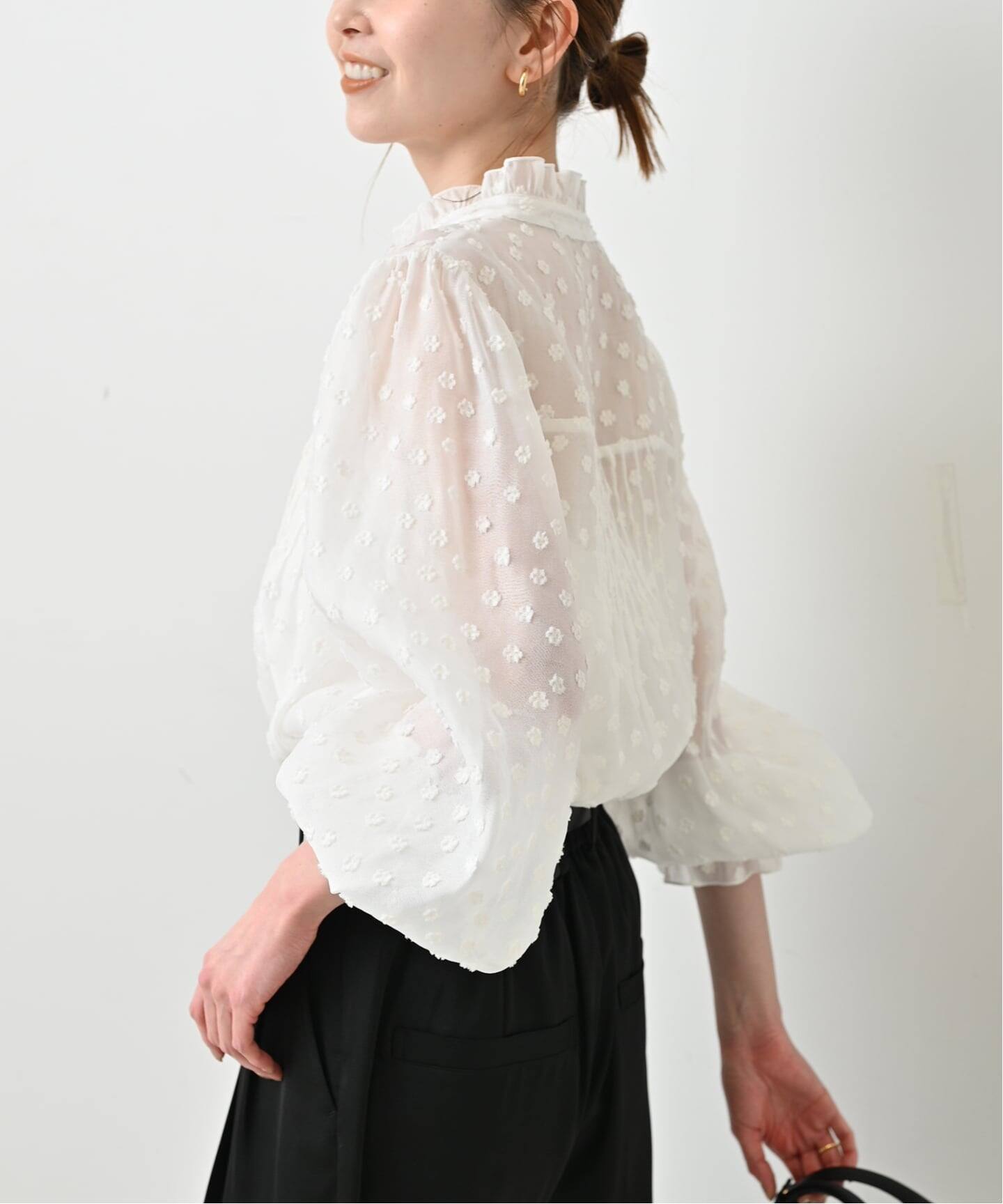 WEB限定/追加予約》フラワージャガードフリルブラウス（シャツ