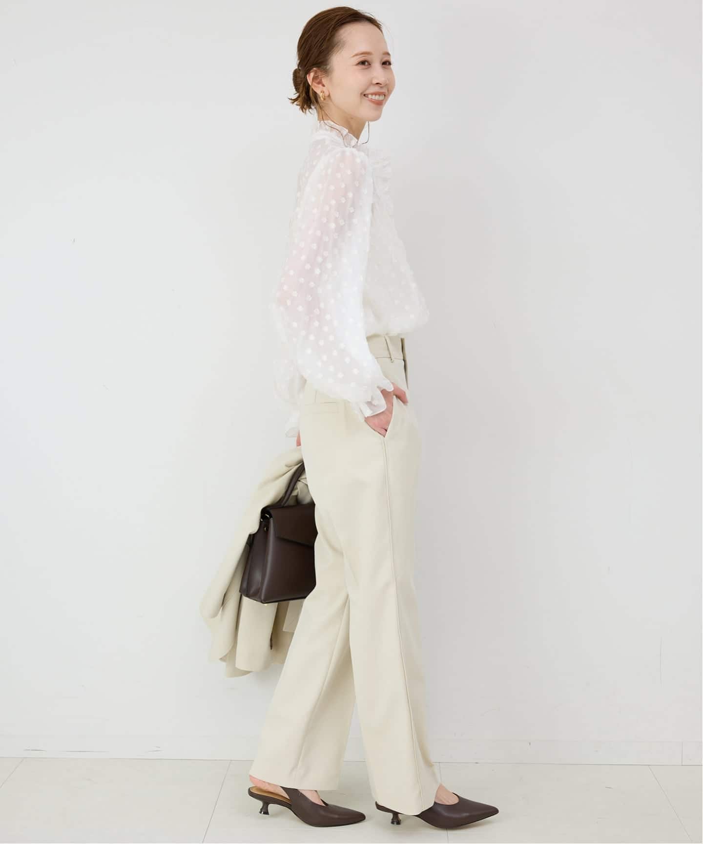 WEB限定/追加予約》フラワージャガードフリルブラウス（シャツ