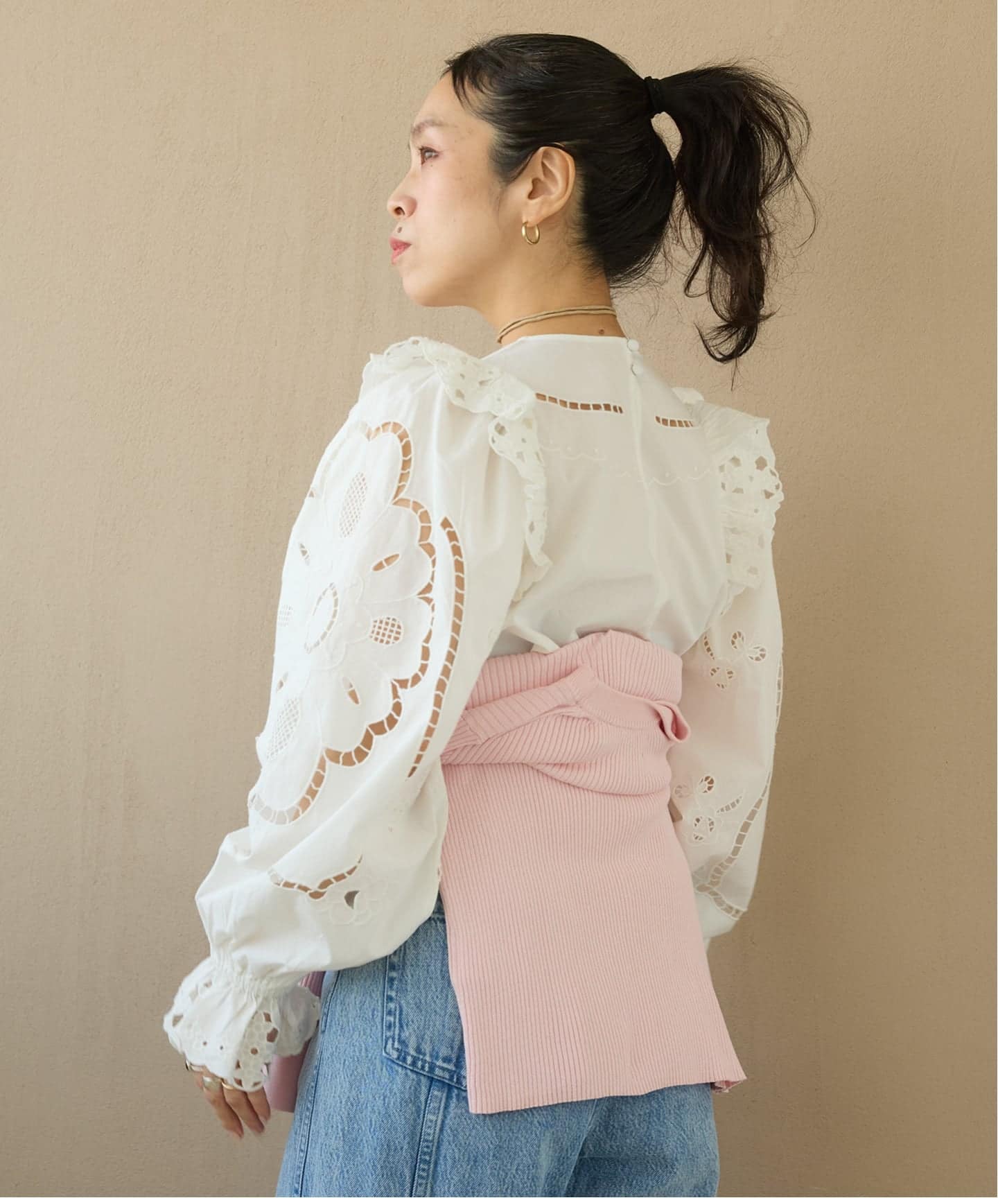 IENA LA BOUCLE カットワークブロードブラウス ¥23,100税込 IENA LA BOUCLE カットワークブロードブラウス（シャツ／ブラウス