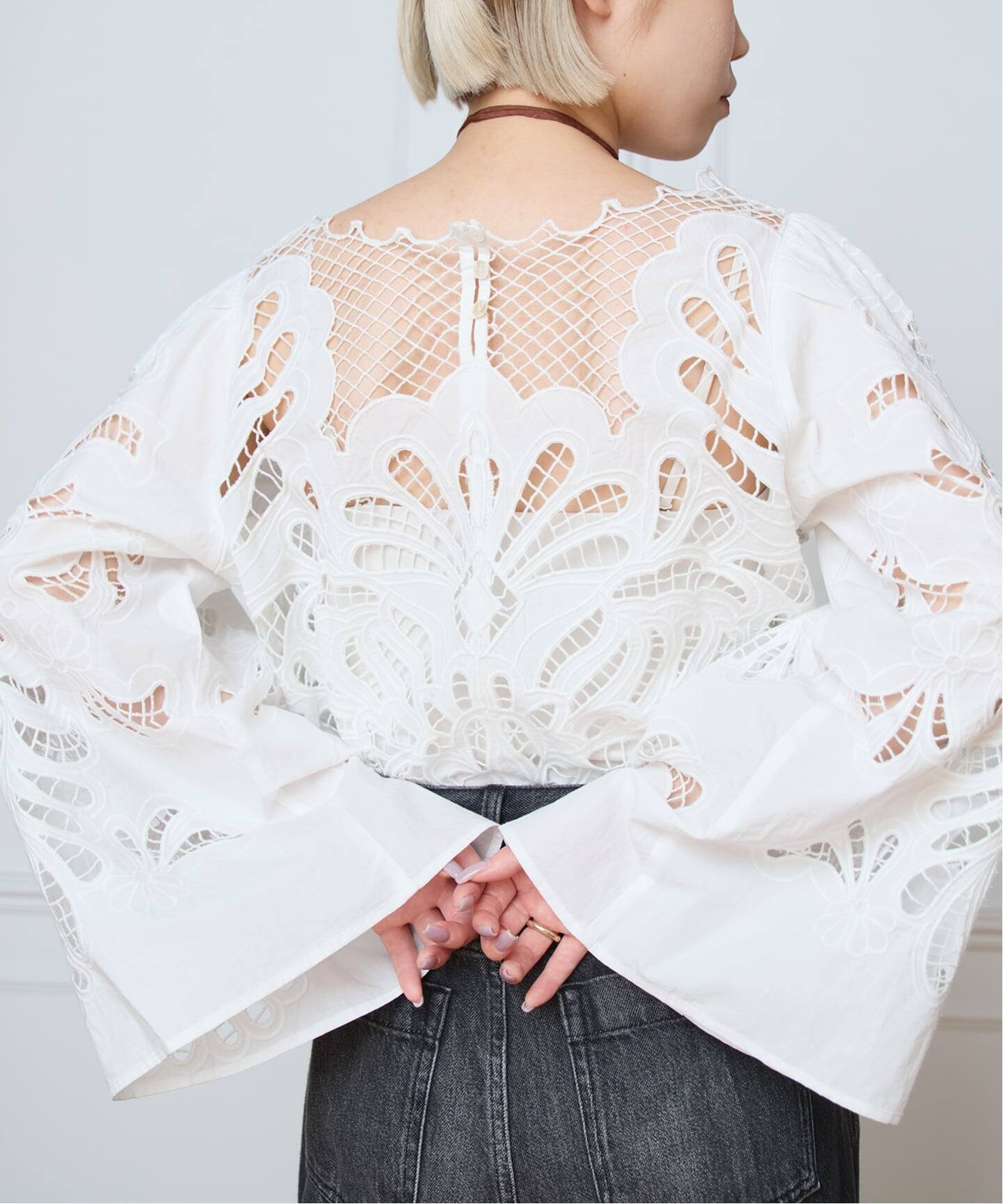 IENA LA BOUCLE カットワーク刺繍ブラウス（シャツ／ブラウス）｜IENA 