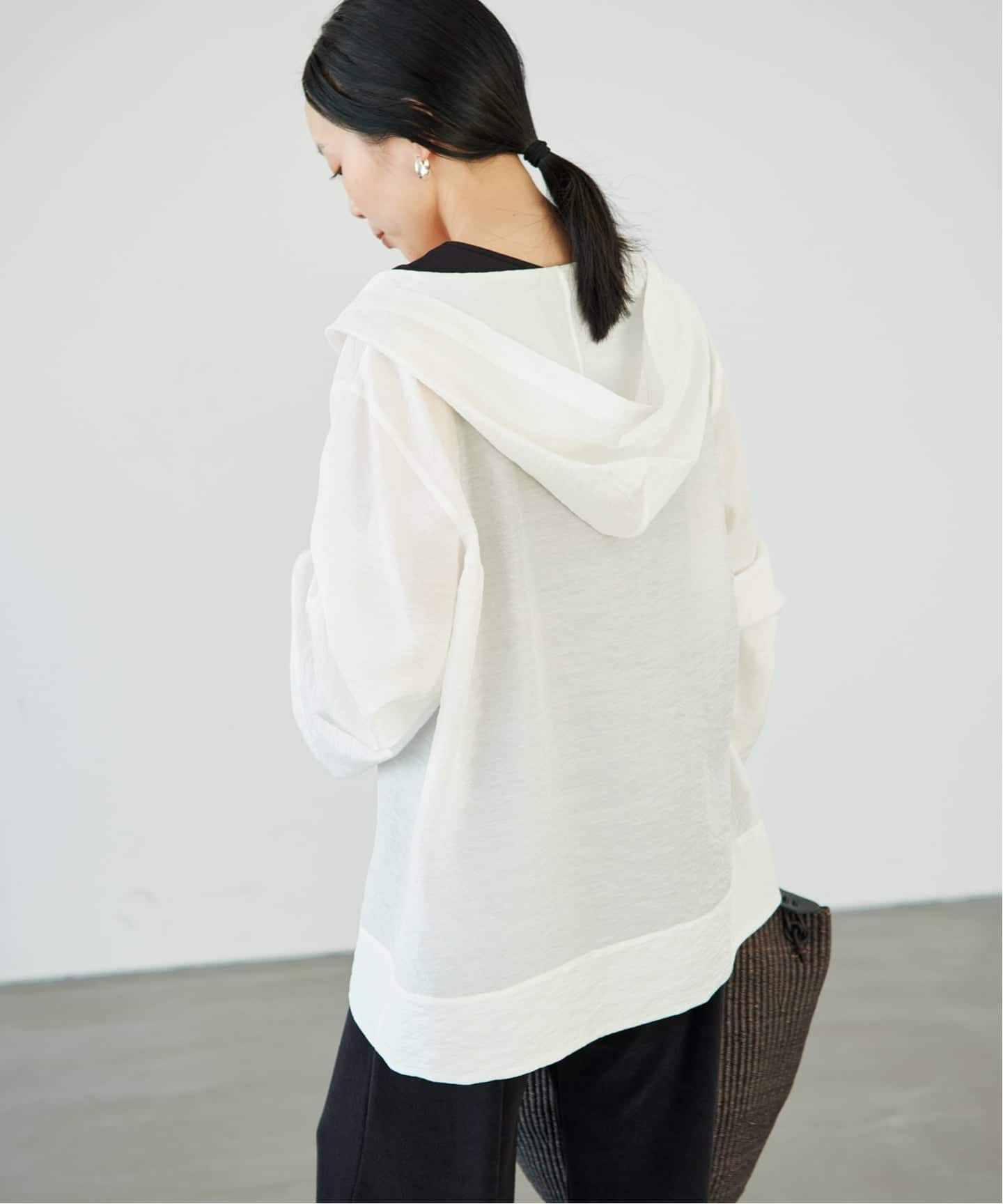 plage hood付きシャツ　ホワイト Sheer Hoodie ブラウス（シャツ／ブラウス）｜Plage（プラージュ）の