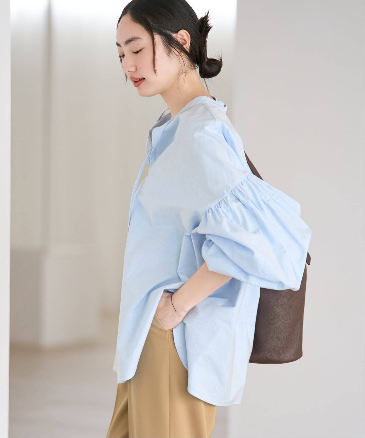 一部店舗・WEB限定追加》オックスボリュームブラウス（シャツ
