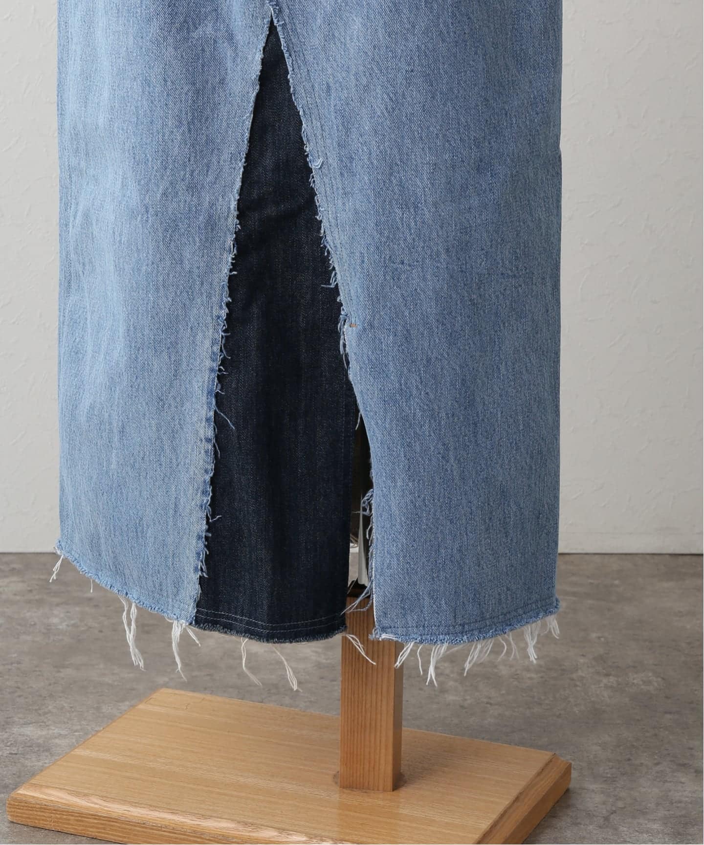 QUIITO W WAIST I LINE SK Q26S-S128：デニムスカート（デニムスカート