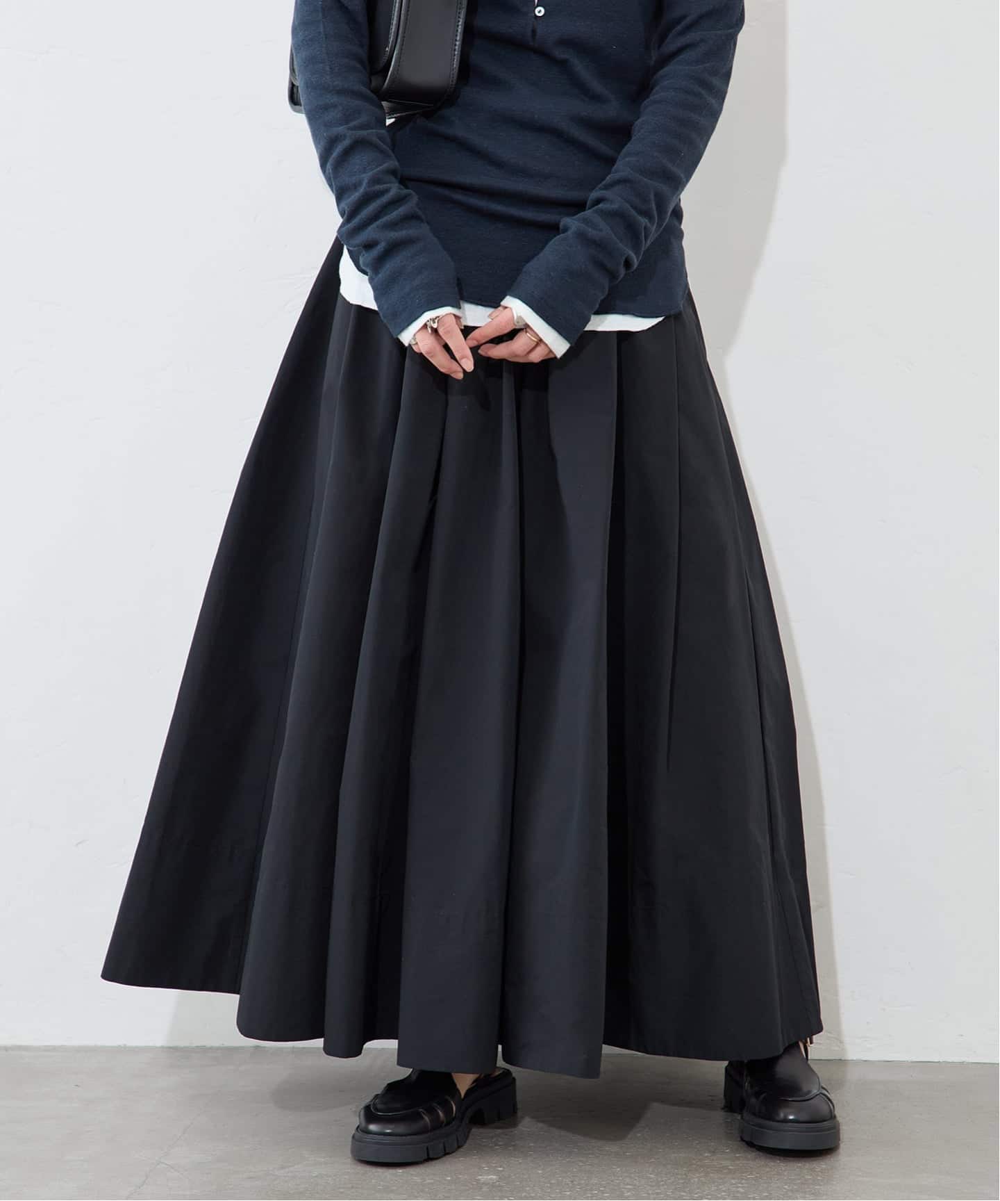 メモリータフタボリュームスカート（ロング・マキシ丈スカート