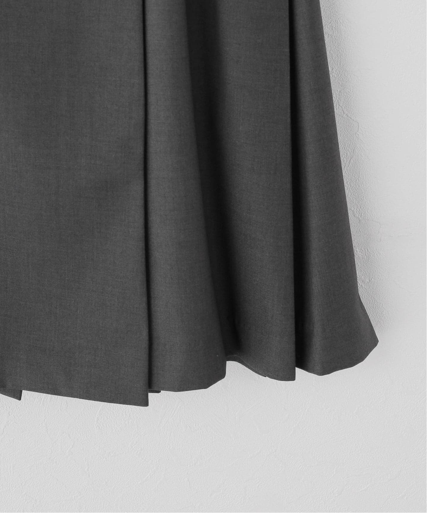 DUNST/ダンスト】PLEATS MIDI SKIRT（ひざ丈スカート）｜JOURNAL