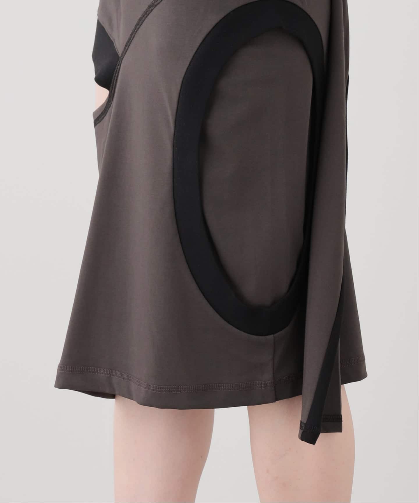 OPEN YY / オープンワイワイ】 COLOR BLOCK PANEL CUTOUT SKIRT（ひざ
