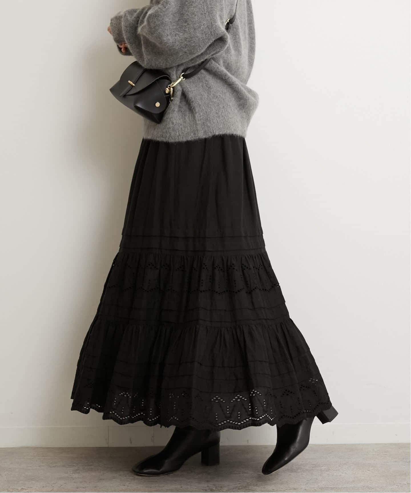 WEB限定追加》コットンボイルタック刺繍ロングスカート（ロング
