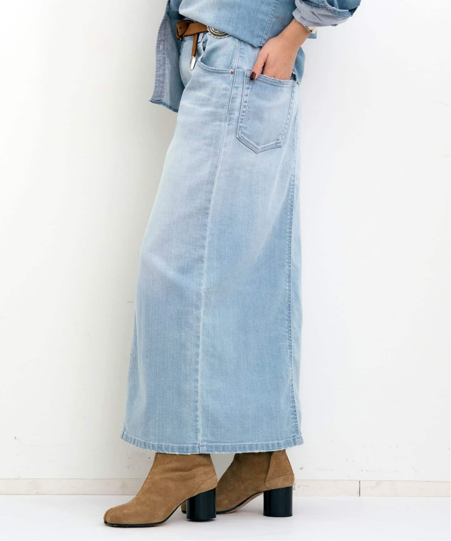 LIGHT BLUE DENIM TIGHT SKIRT（デニムスカート）｜L'Appartement