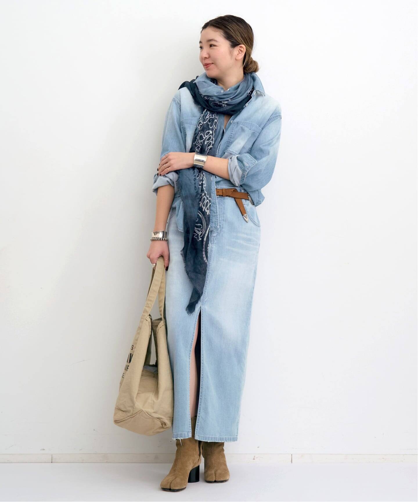 LIGHT BLUE DENIM TIGHT SKIRT（デニムスカート）｜L'Appartement