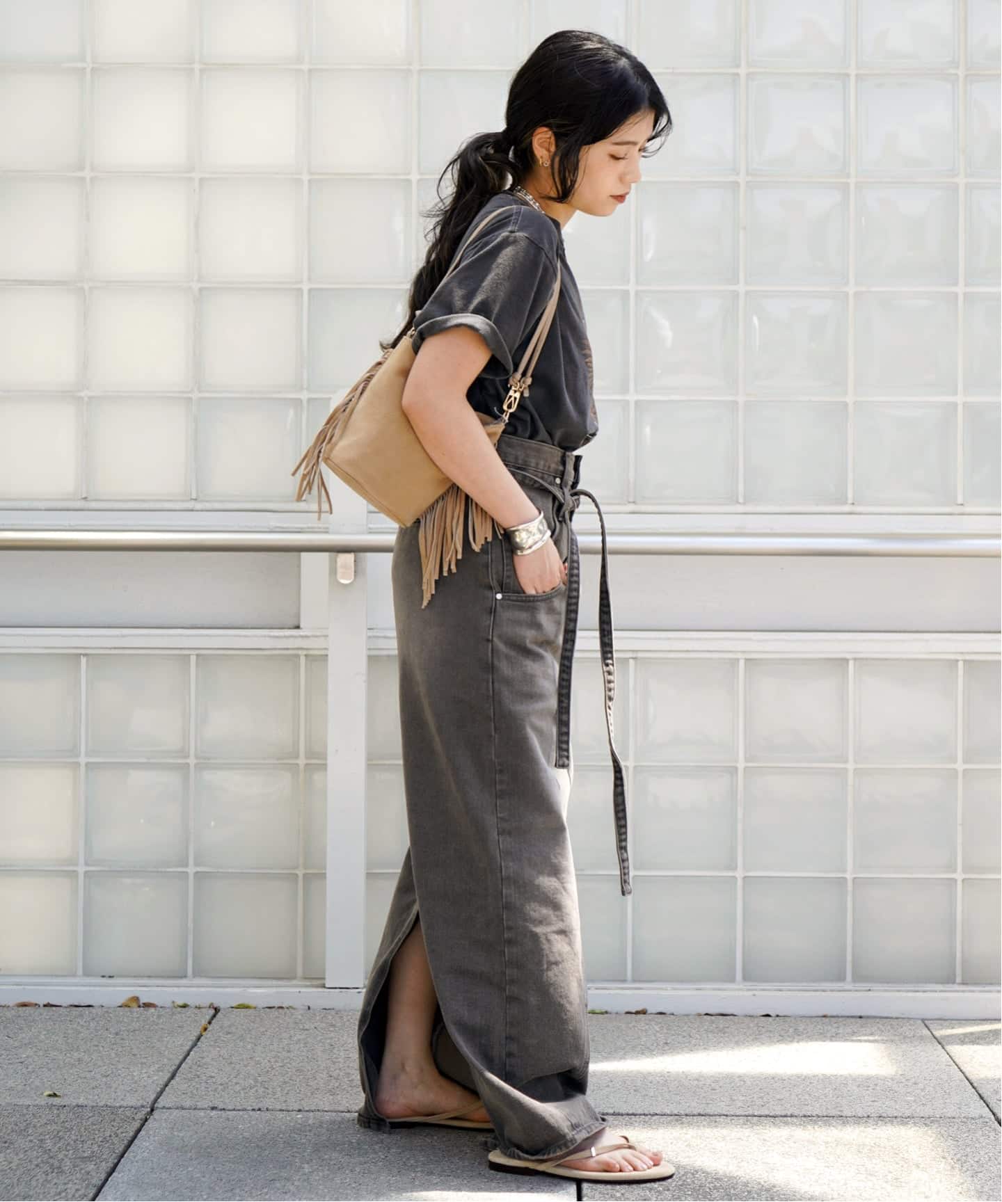 LOW CLASSIC/ロウ・クラシック】BELTED HIGH WAIST DENIM SKIR（ロング
