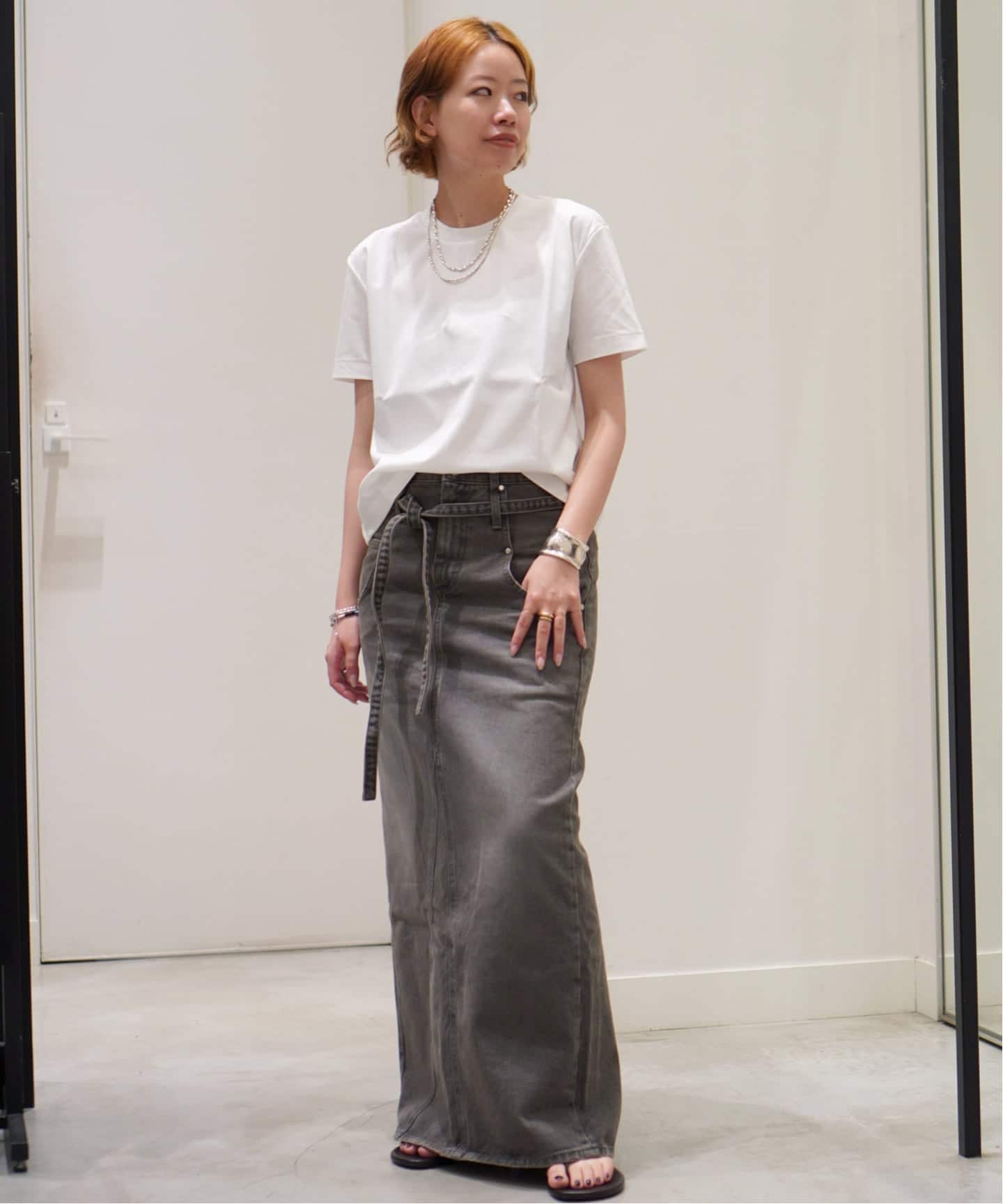 LOW CLASSIC/ロウ・クラシック】BELTED HIGH WAIST DENIM SKIR（ロング